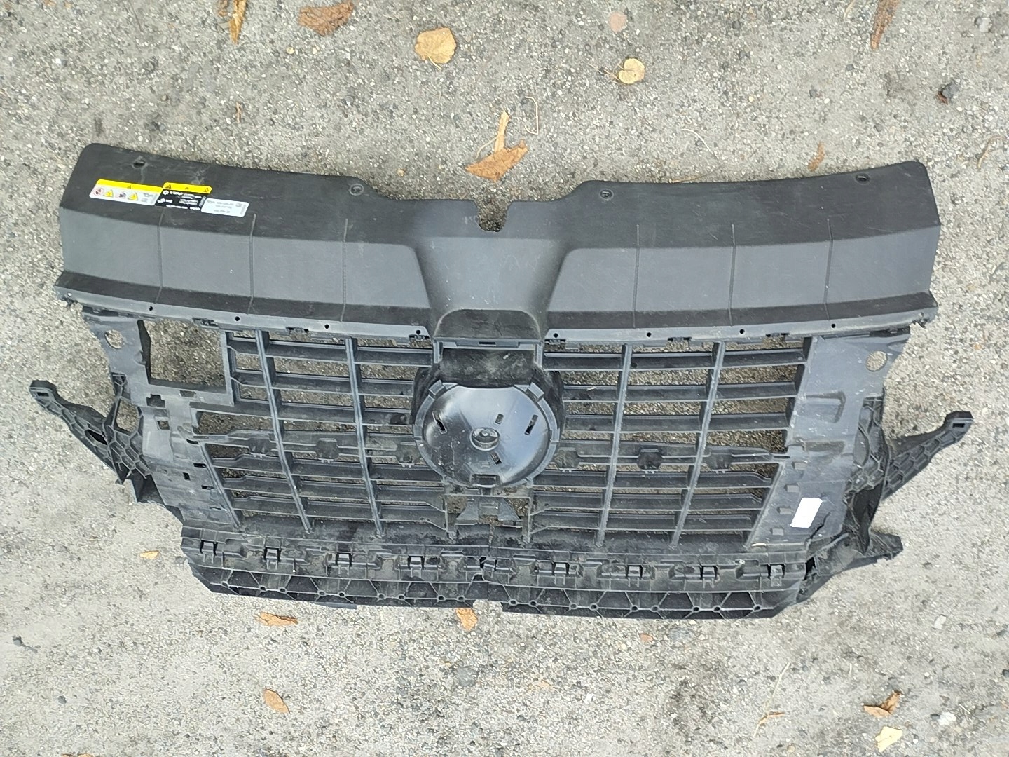vw transporter T6 решетка крепление