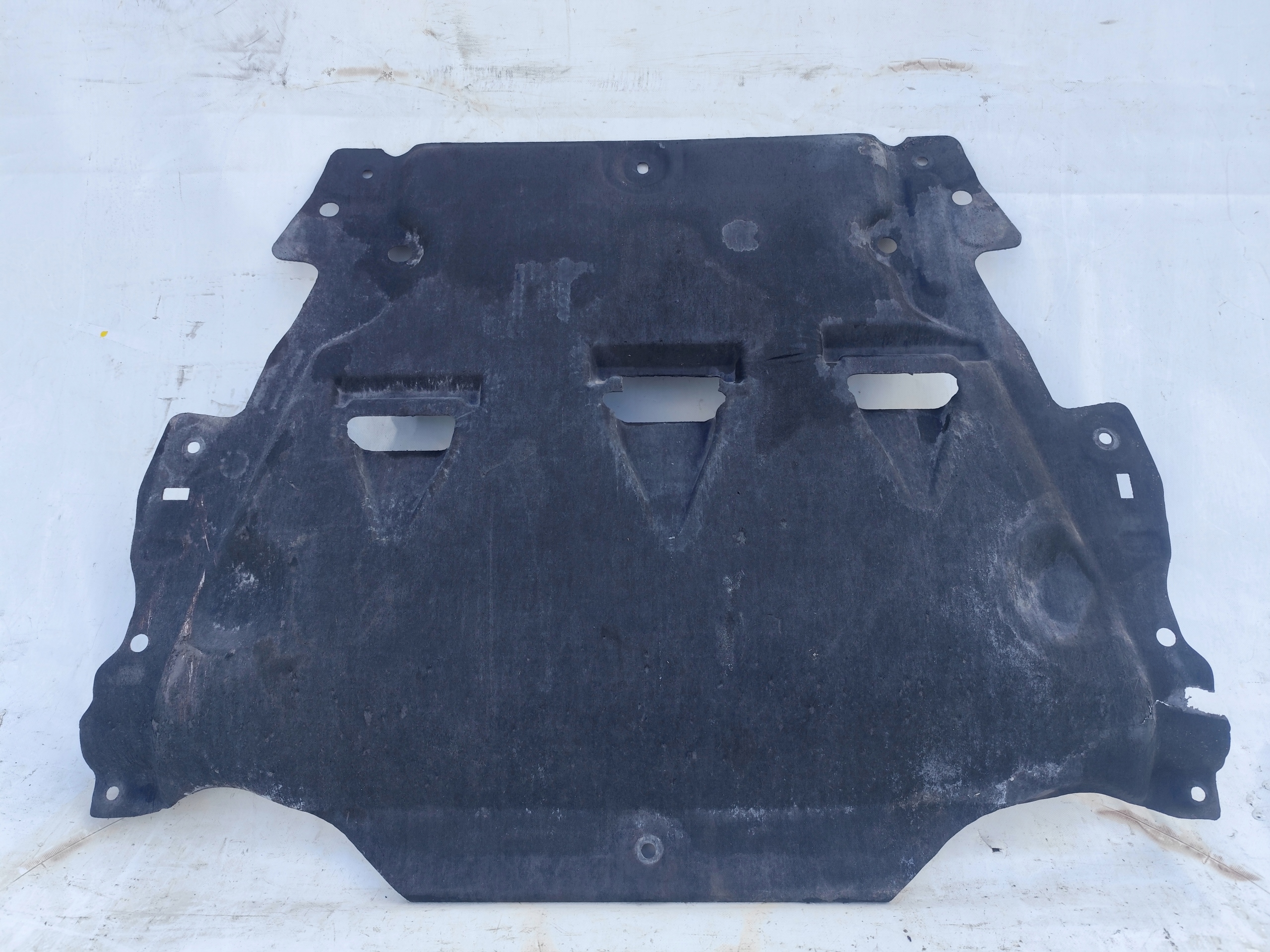 VOLVO V60 LIFT cover cover below engine