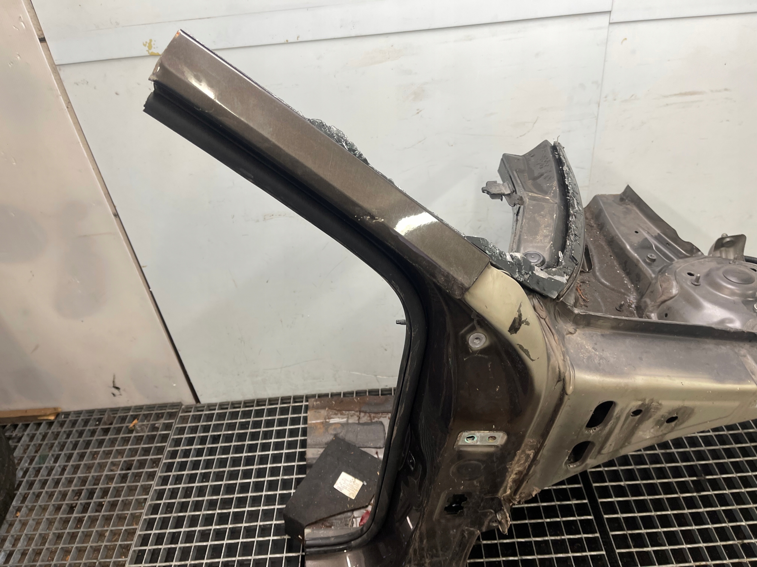 VW PASSAT B8 quarter FARTUCH quarter front right LB8R 18R