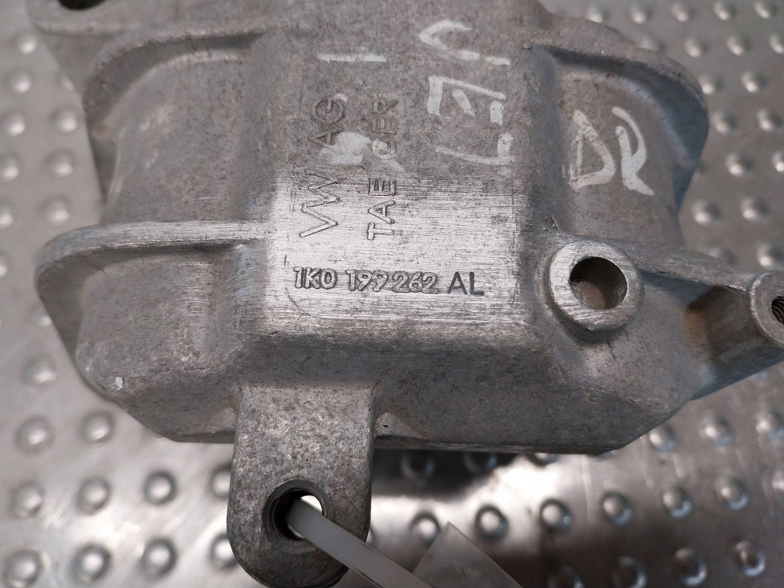 holder engine mount 1K0199262AL VW CADDY III JETTA GOLF V A3 8P 1.6 16V