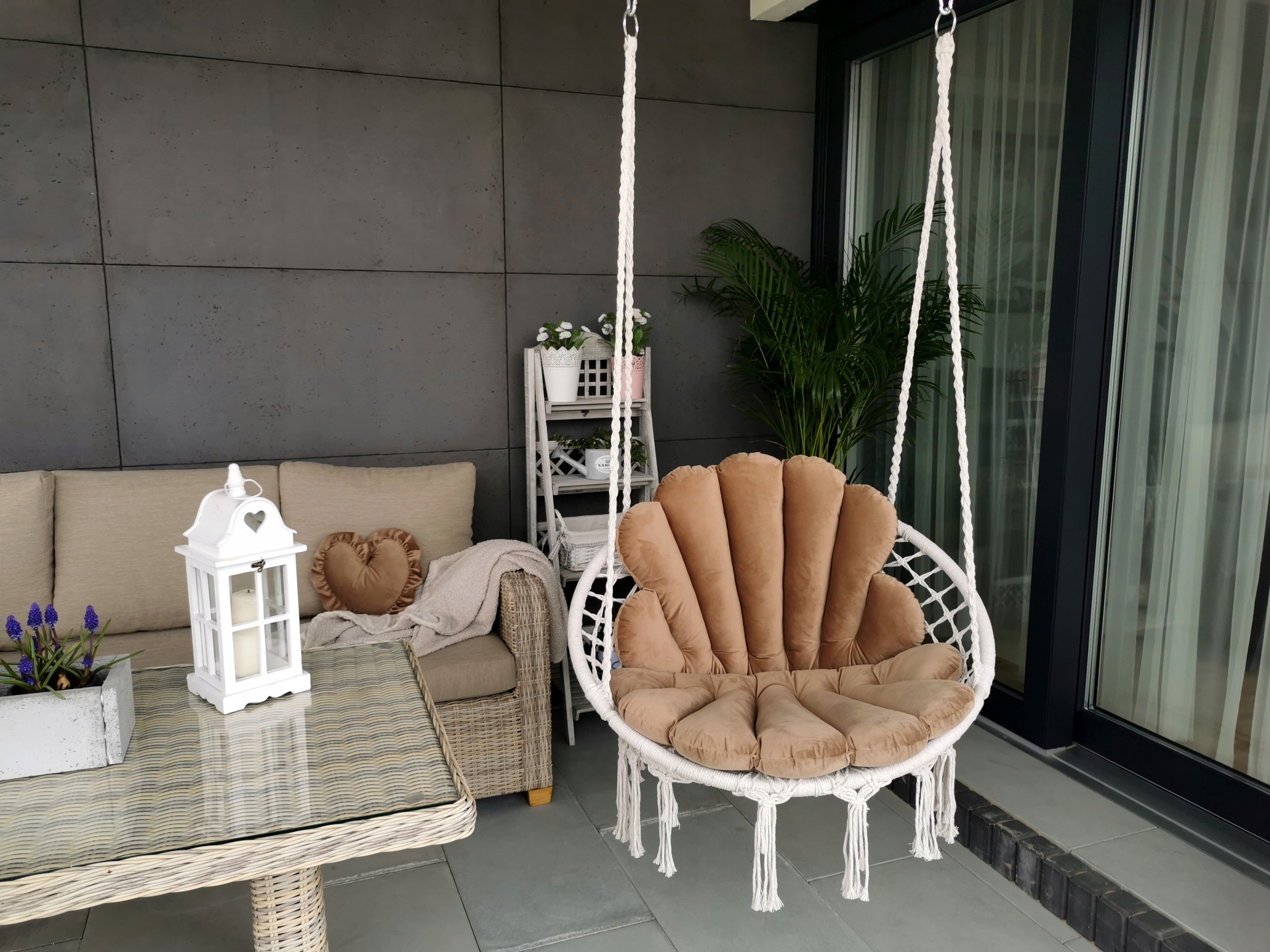 FOTEL WISZĄCY Z KOMPLETEM PODUCH MUSZLI/KOLORY Styl nowoczesny