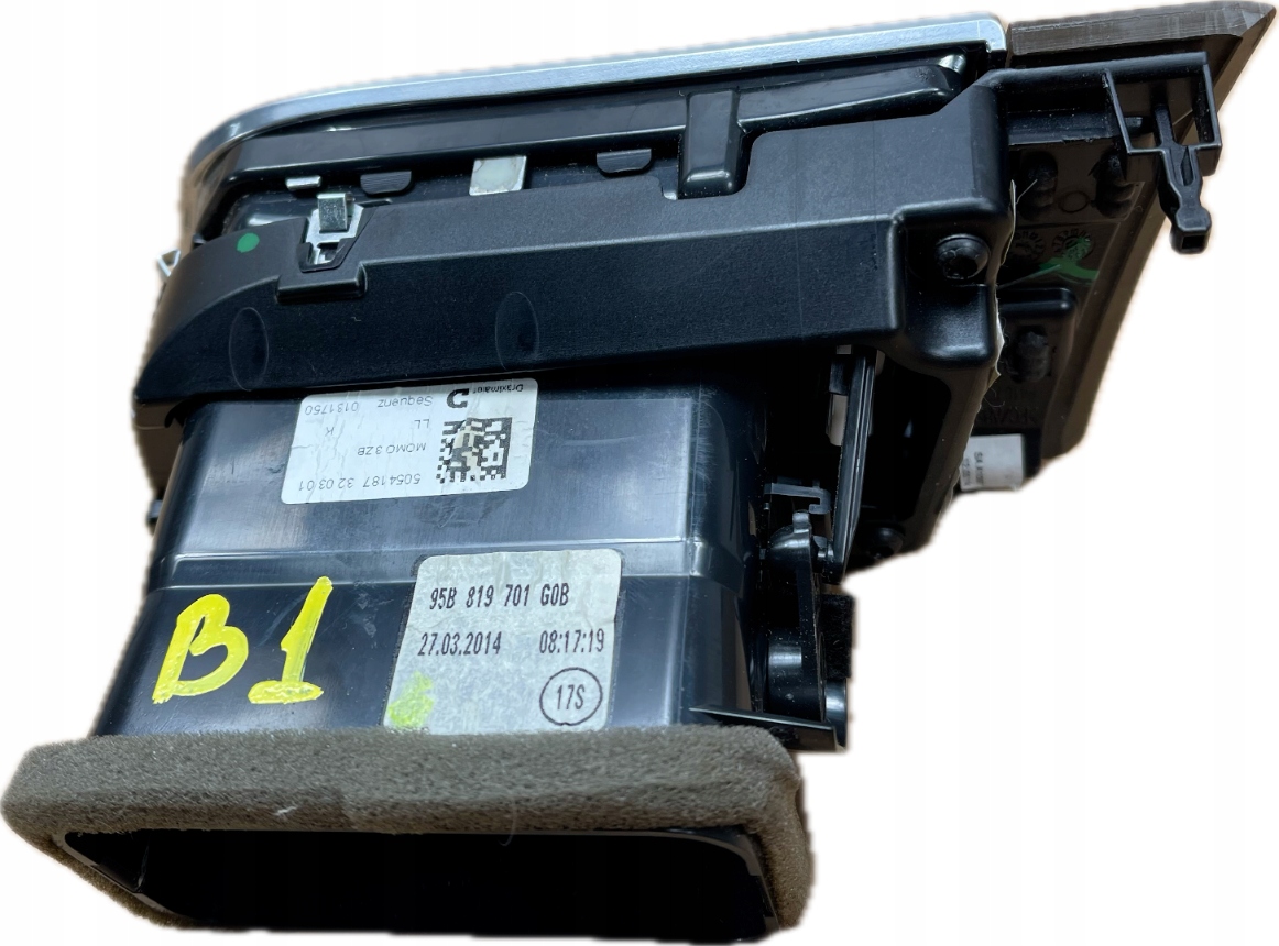 B1 PORSCHE MACAN S 2015 left grid air conditioning devices + DEKOR 95B819701
