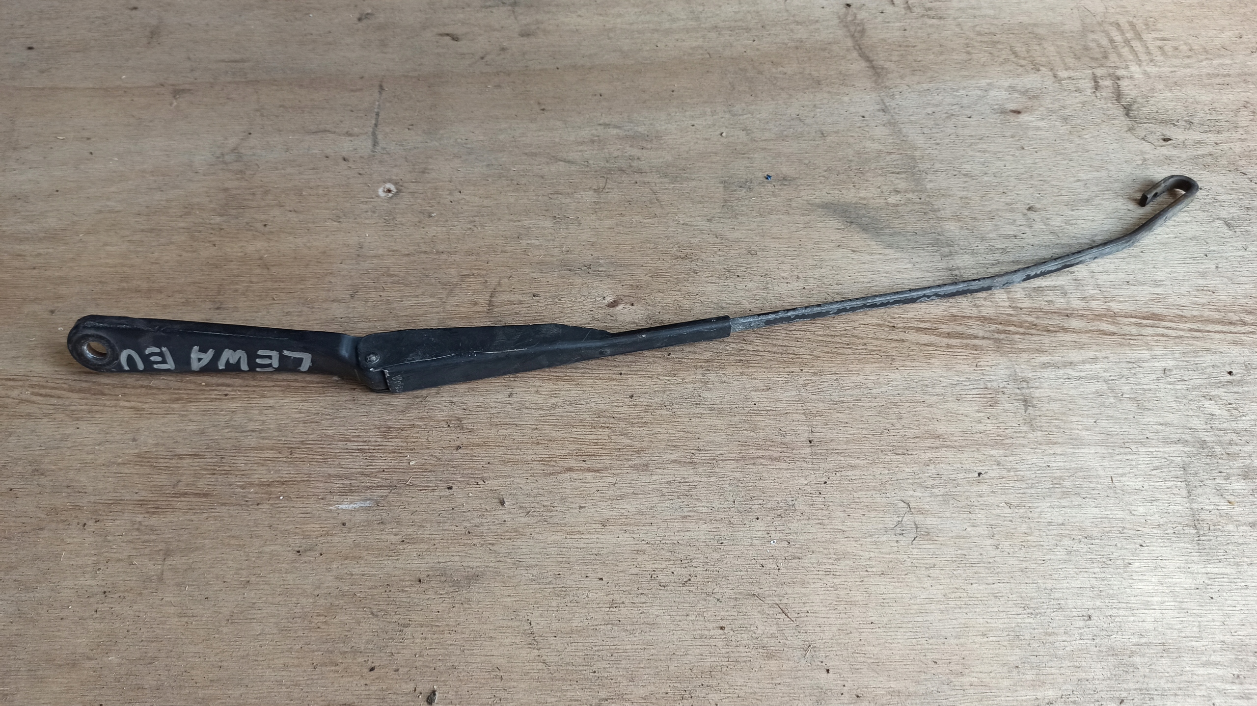 Важіль Склоочисника Лівий Trafic Vivaro 01-14