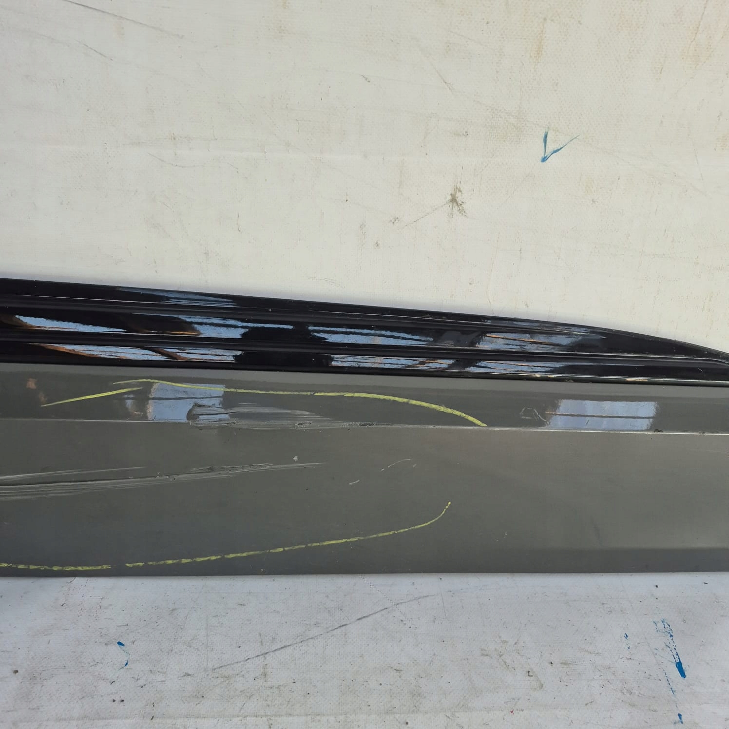 AUDI Q4 E-TRON 4KE moulding door right front front 4KE853960