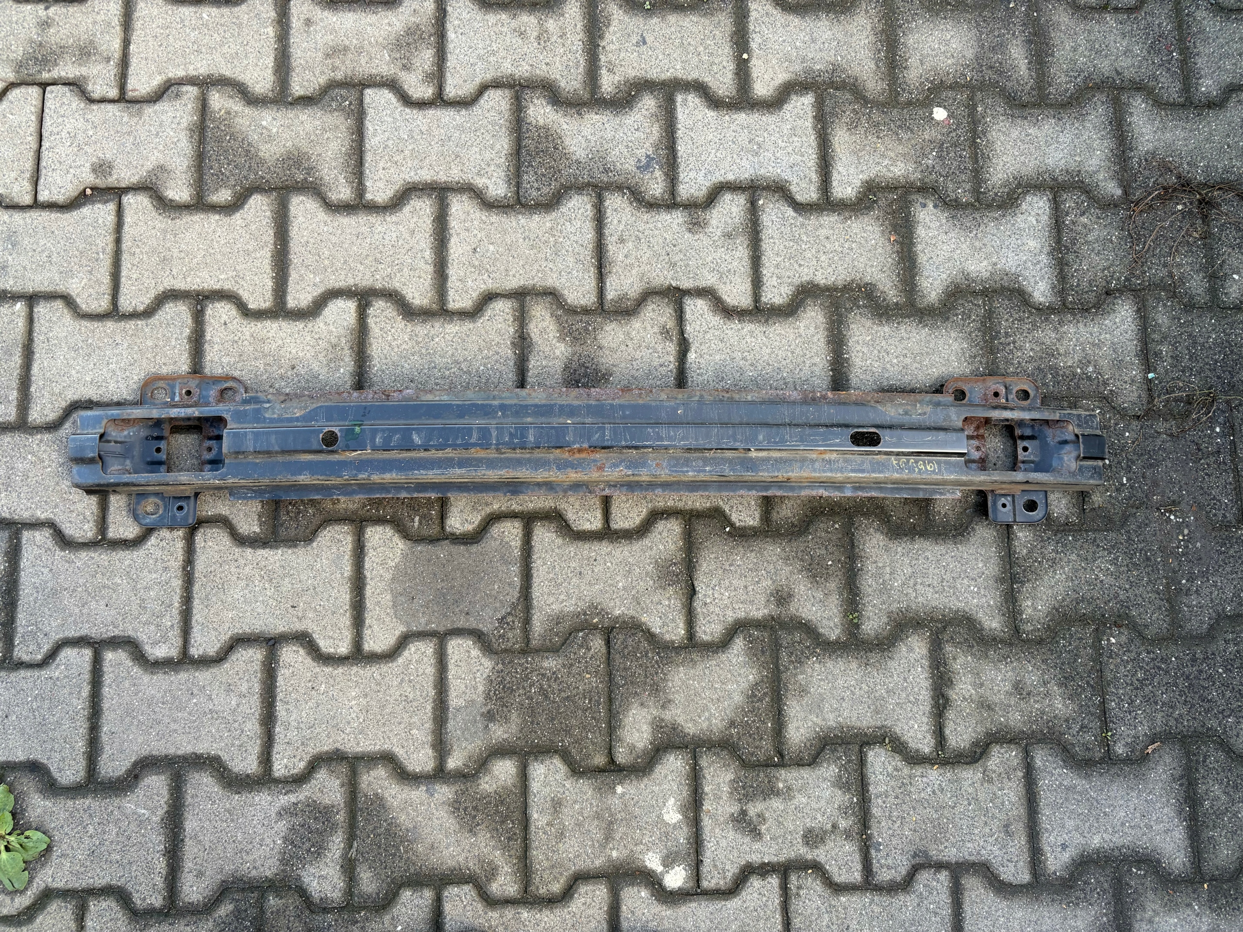 Hyundai I30 and bumper support front