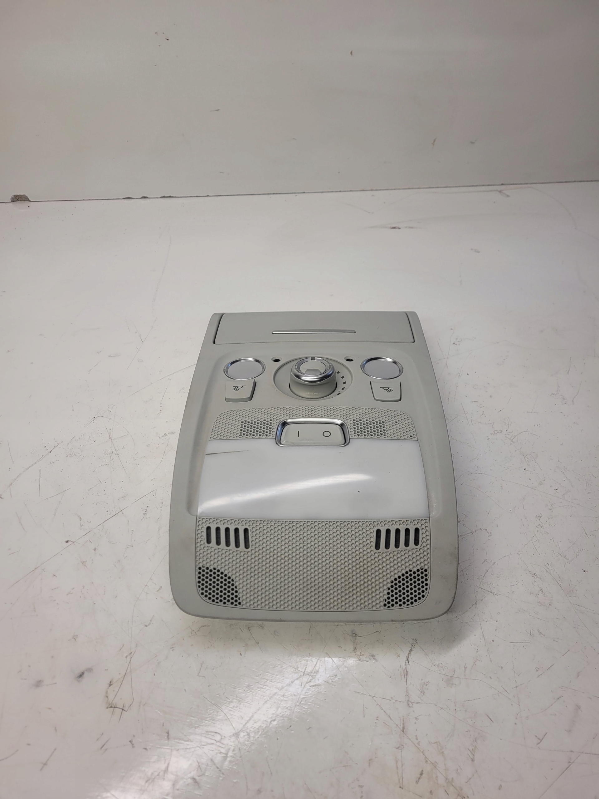 light OSWIETLENIE cabs AUDI A4 B8 A5 8T0947135F T64