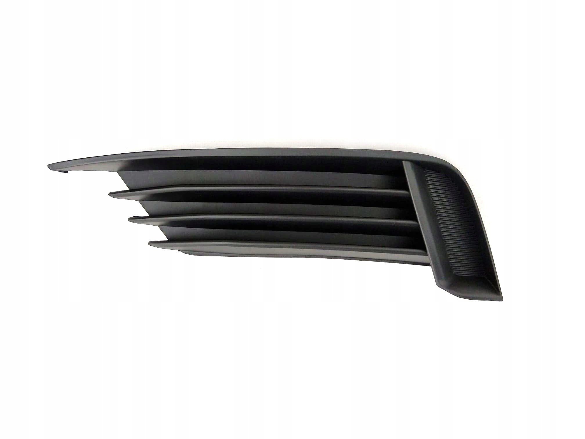 8V58076819B9 - Левая решетка галогена AUDI A3 8V 2012R-2016R седан