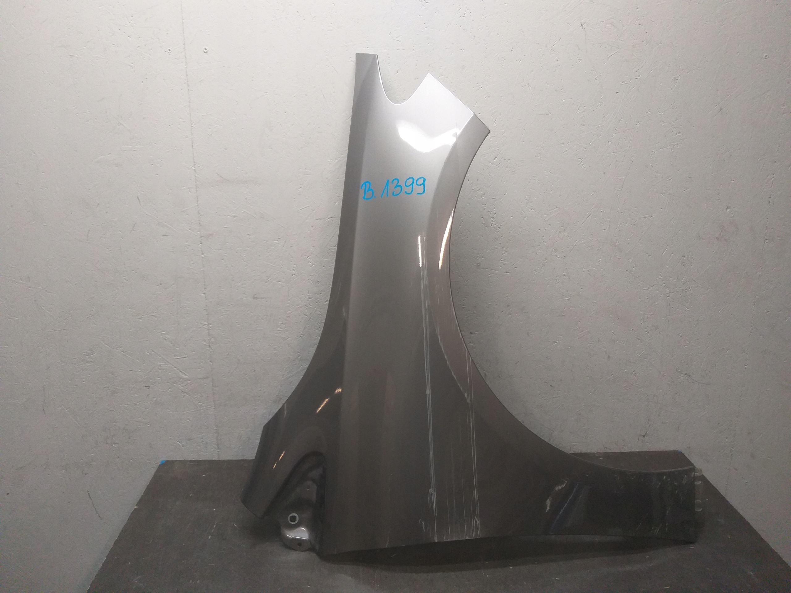 FENDER FRONT RIGHT MERCEDES B KLASA W247