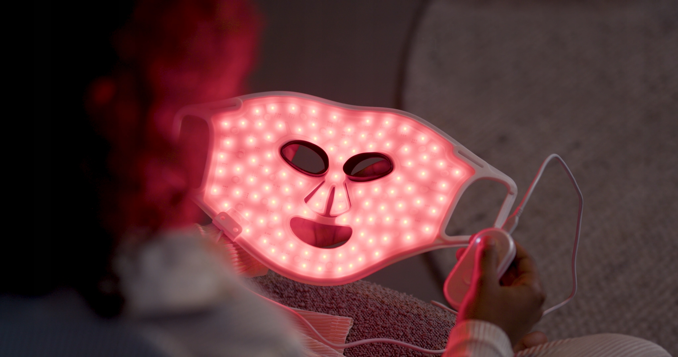 Maska LED na twarz Silk'n Facial LED Mask 100 biała Wyrób medyczny nie