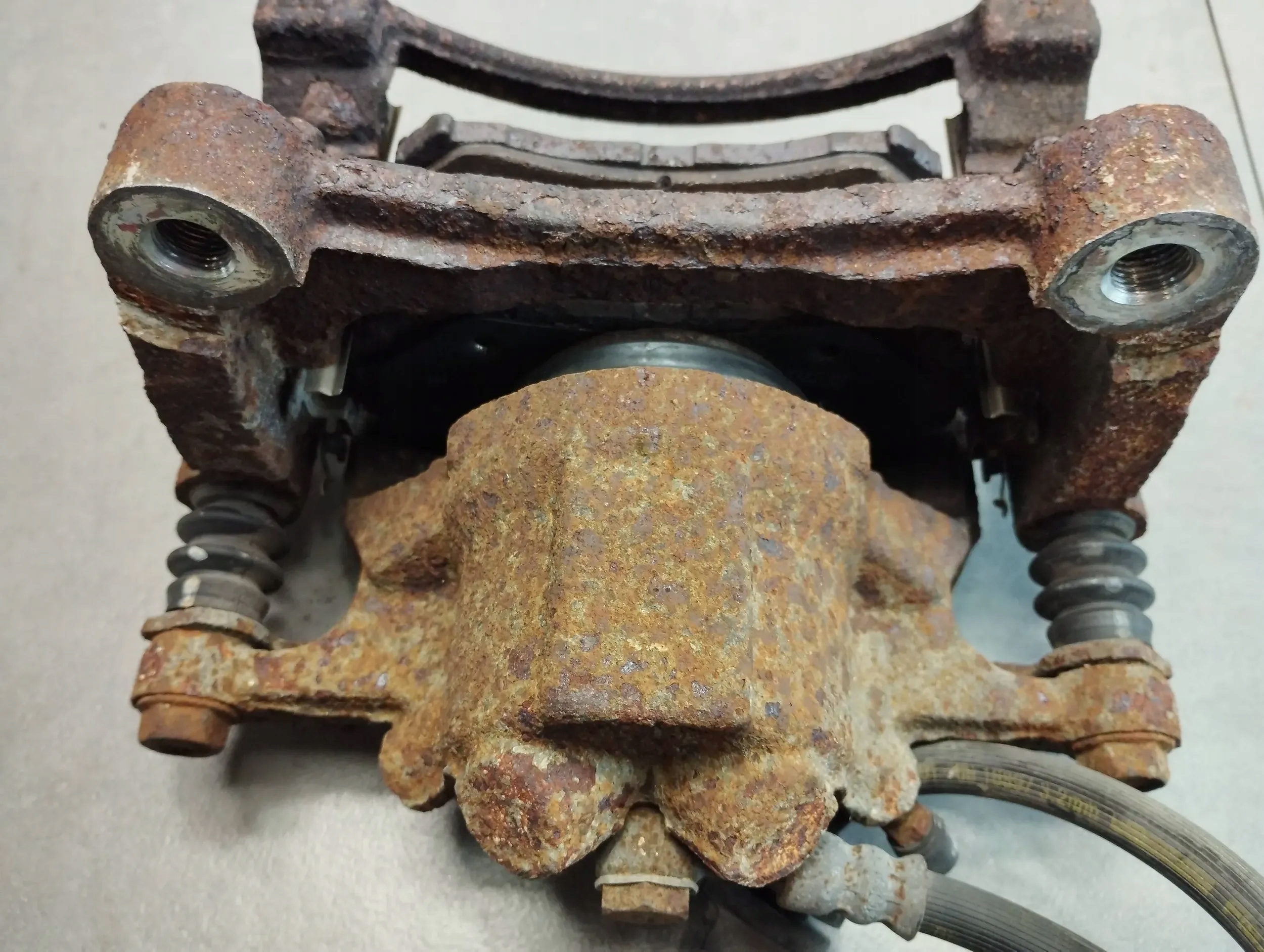 Renault Scenic IV 1.6 DCI caliper left front