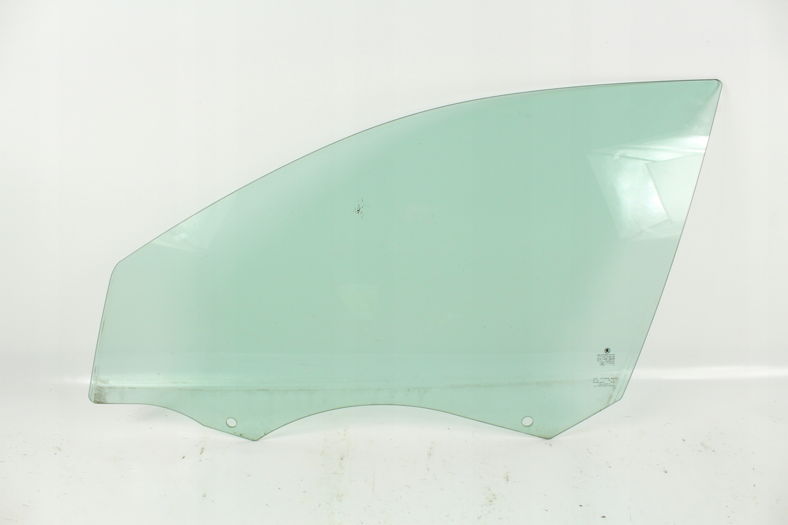 СКЛО ПЕРЕДНЬОЇ ЛІВОЇ ДВЕРІ SKODA OCTAVIA III 12-16