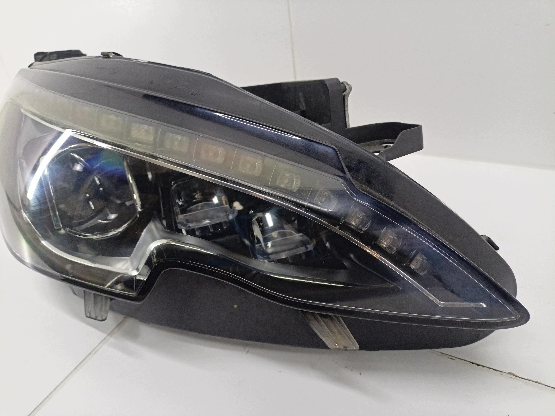 light front right side Peugeot 308 2 2015 9800546380