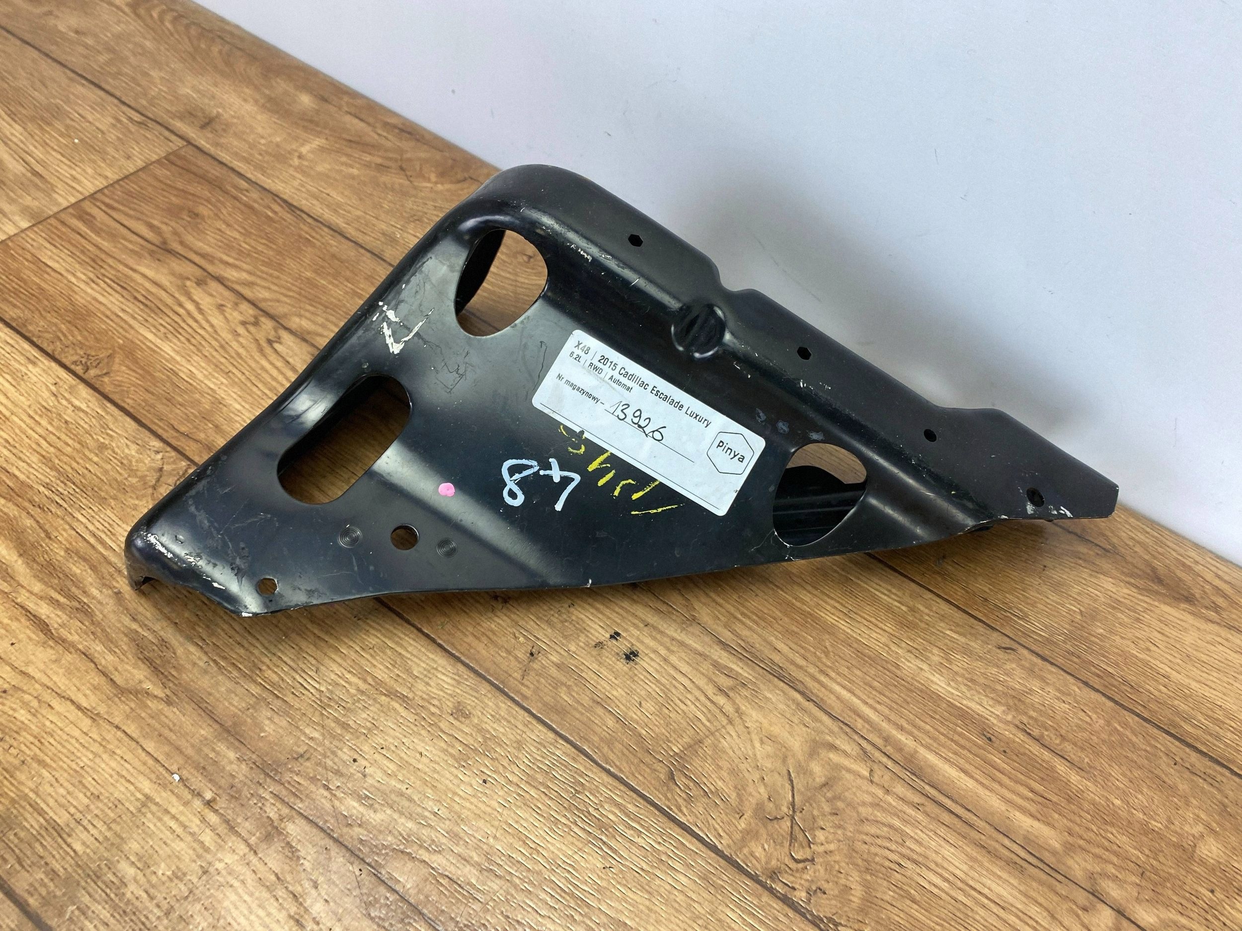 Halter Stütze obudowy filter luft Cadillac Escalade IV 2015+