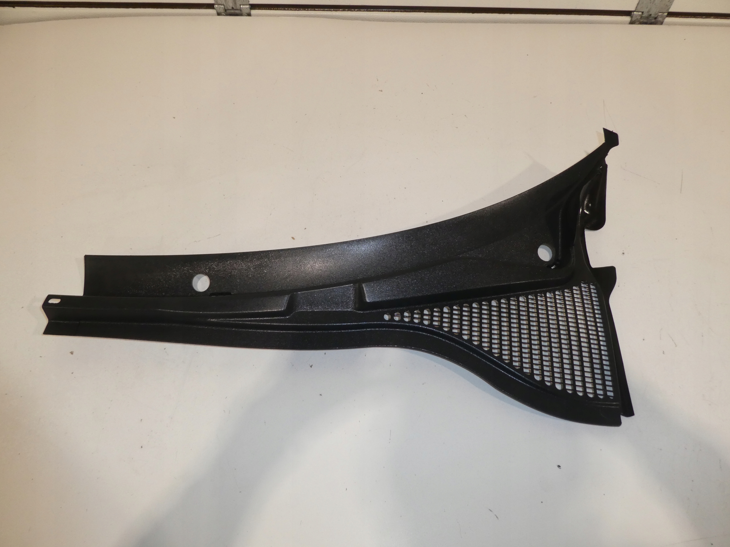 SKODA YETI torpedo left 5L1819415