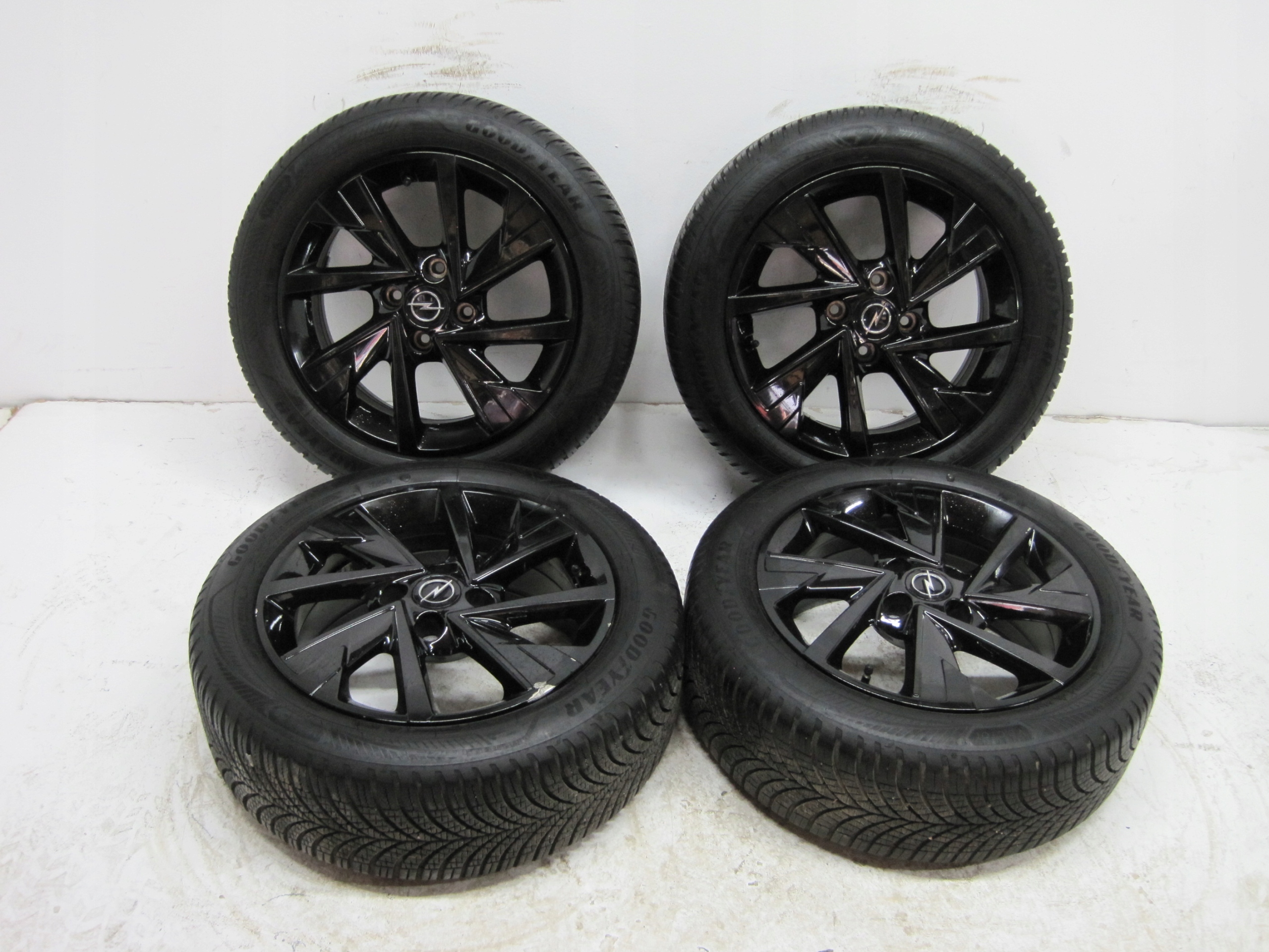 wheels discs tyres OPEL CORSA F R16 6MM M+S