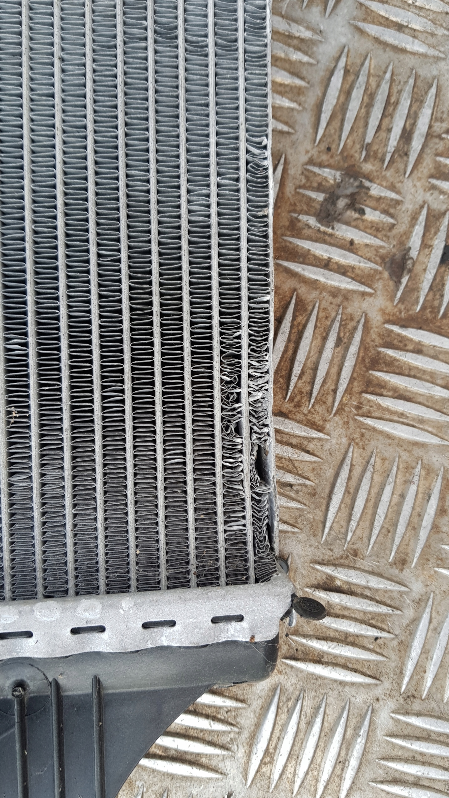 MASTER III MOVANO 2.3 intercooler radiator
