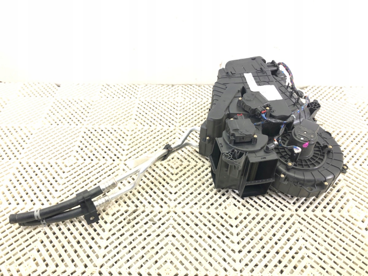 радиатор отопителя CHRYSLER PACIFICA P68342100AA Минивен