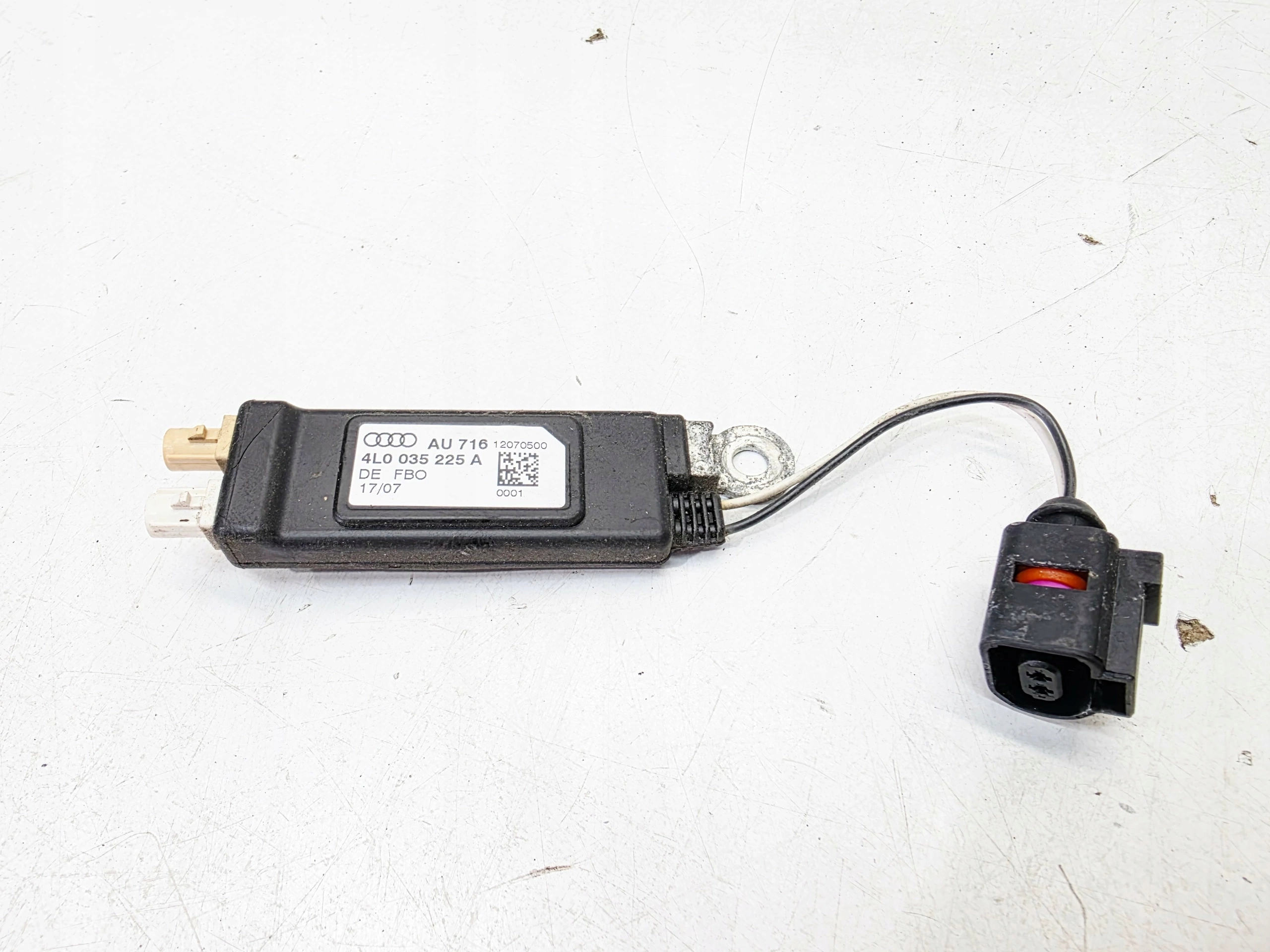 antenna amplifier AUDI Q7 4L 4L0035225A