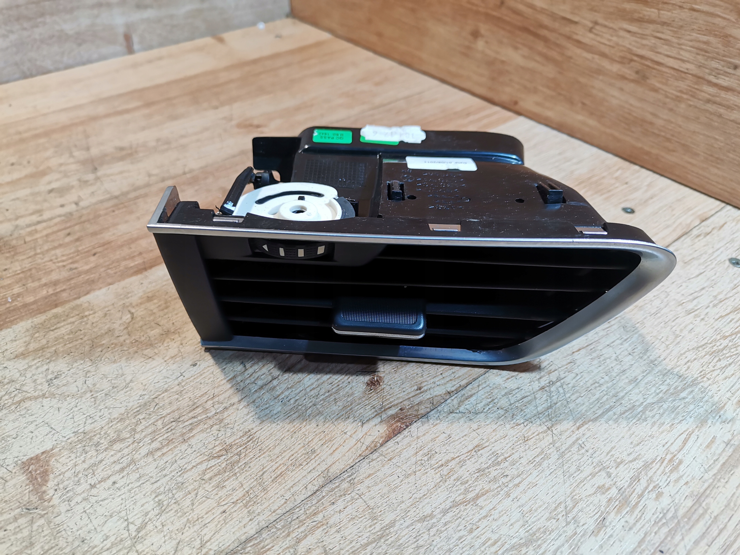 grid air conditioning devices right front PEUGEOT 508 and 9686445377
