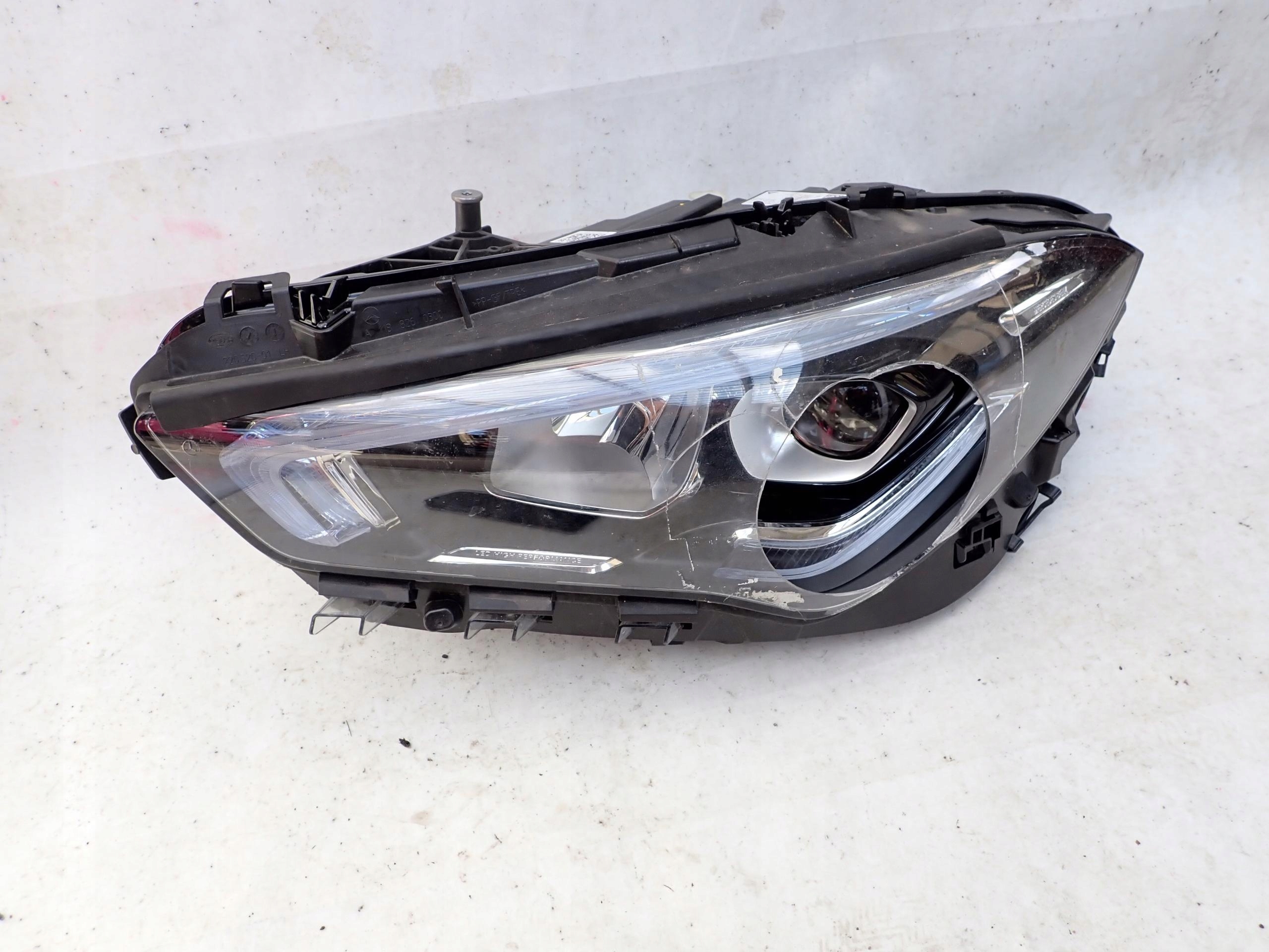 MERCEDES CLA W118 C118 19- light left front front FULL LED A1189062500
