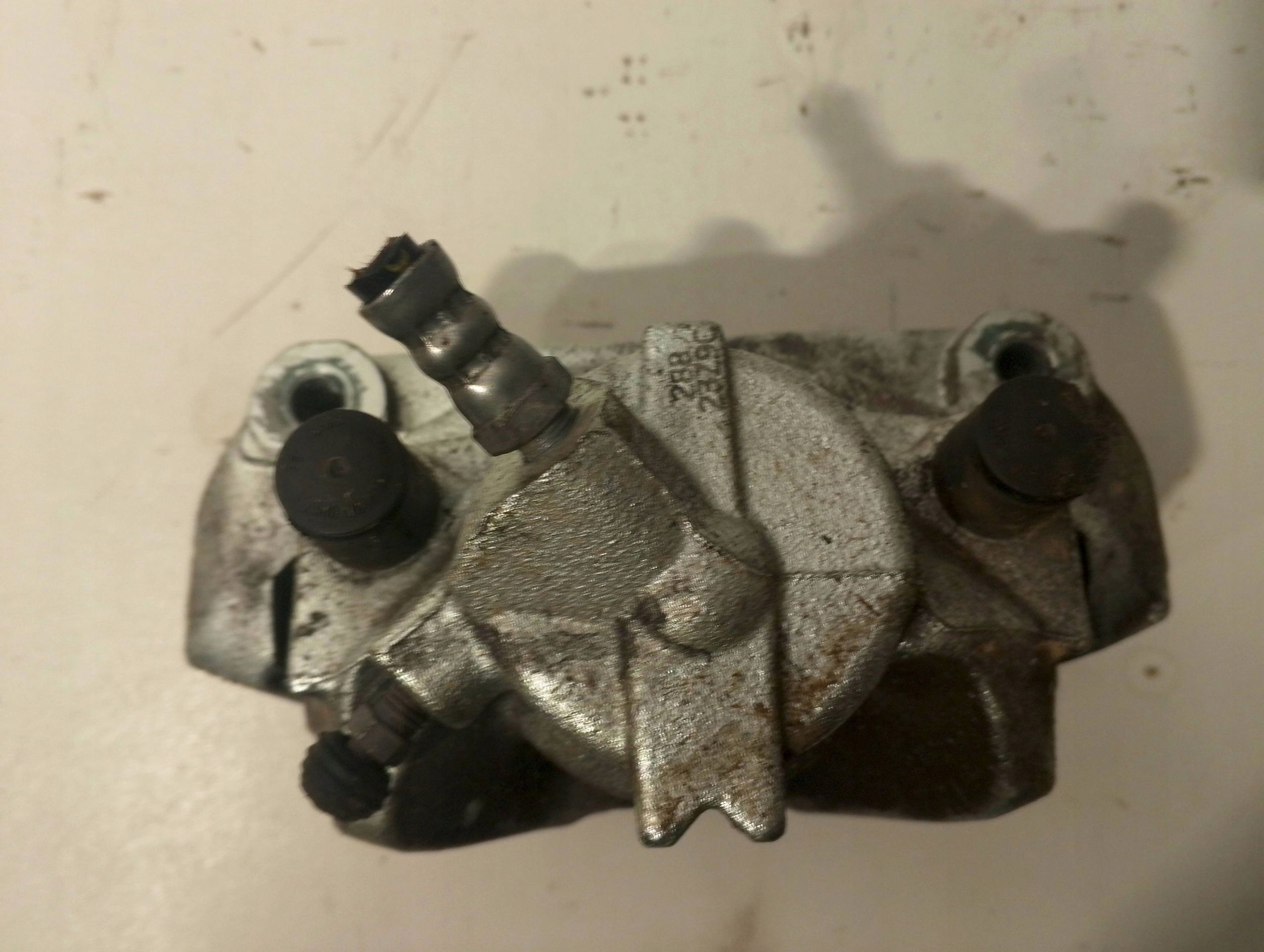 Renault Captur II caliper front right 3688G864 (B295)