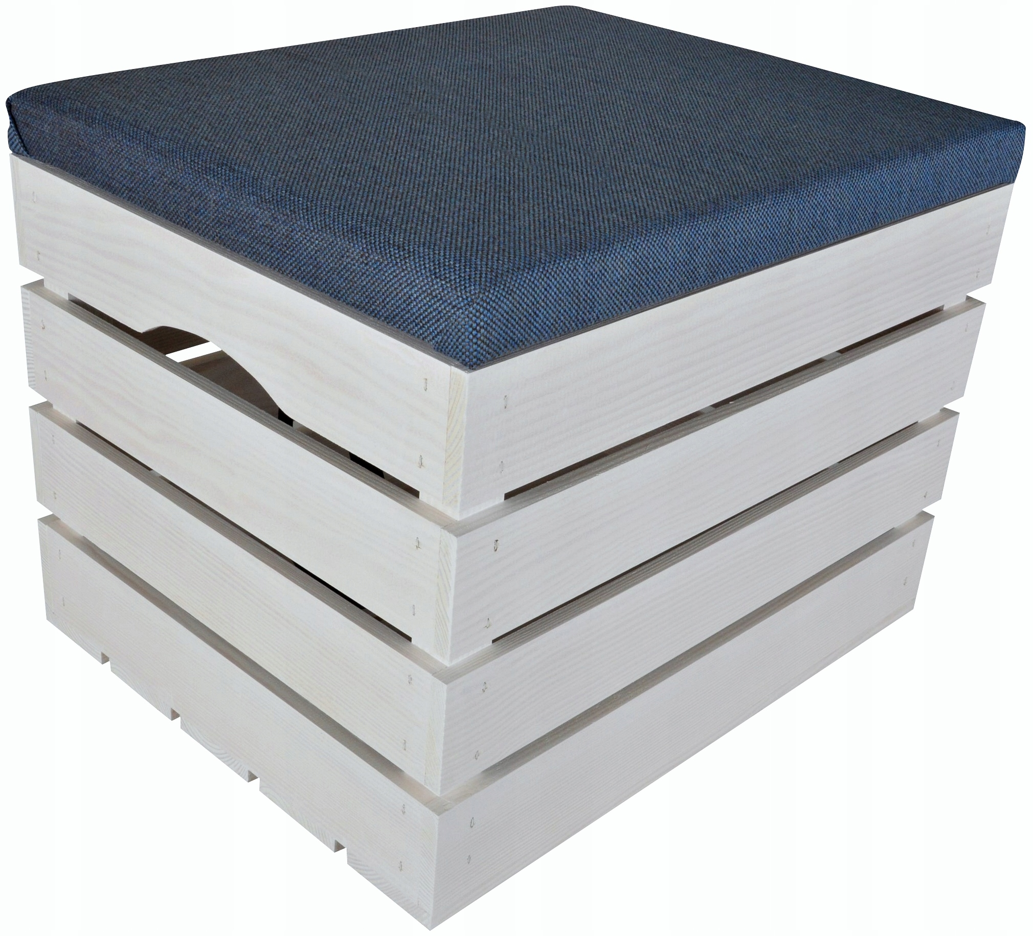 Bílá Borovicová Skříň S Úložným Prostorem Na Sedák