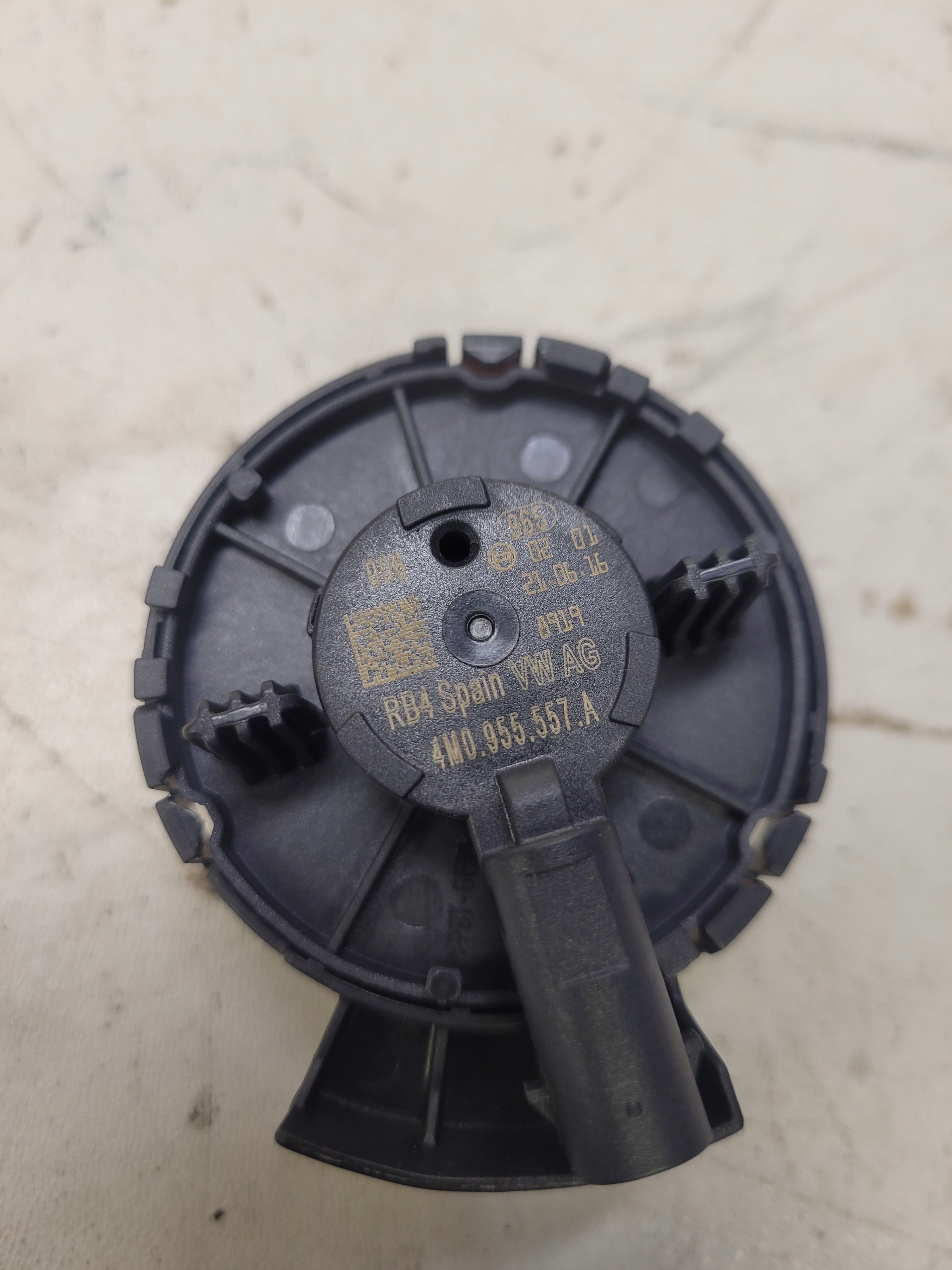 impact sensor AUDI A4 B9 A5 Q7 4M 4M0955557A