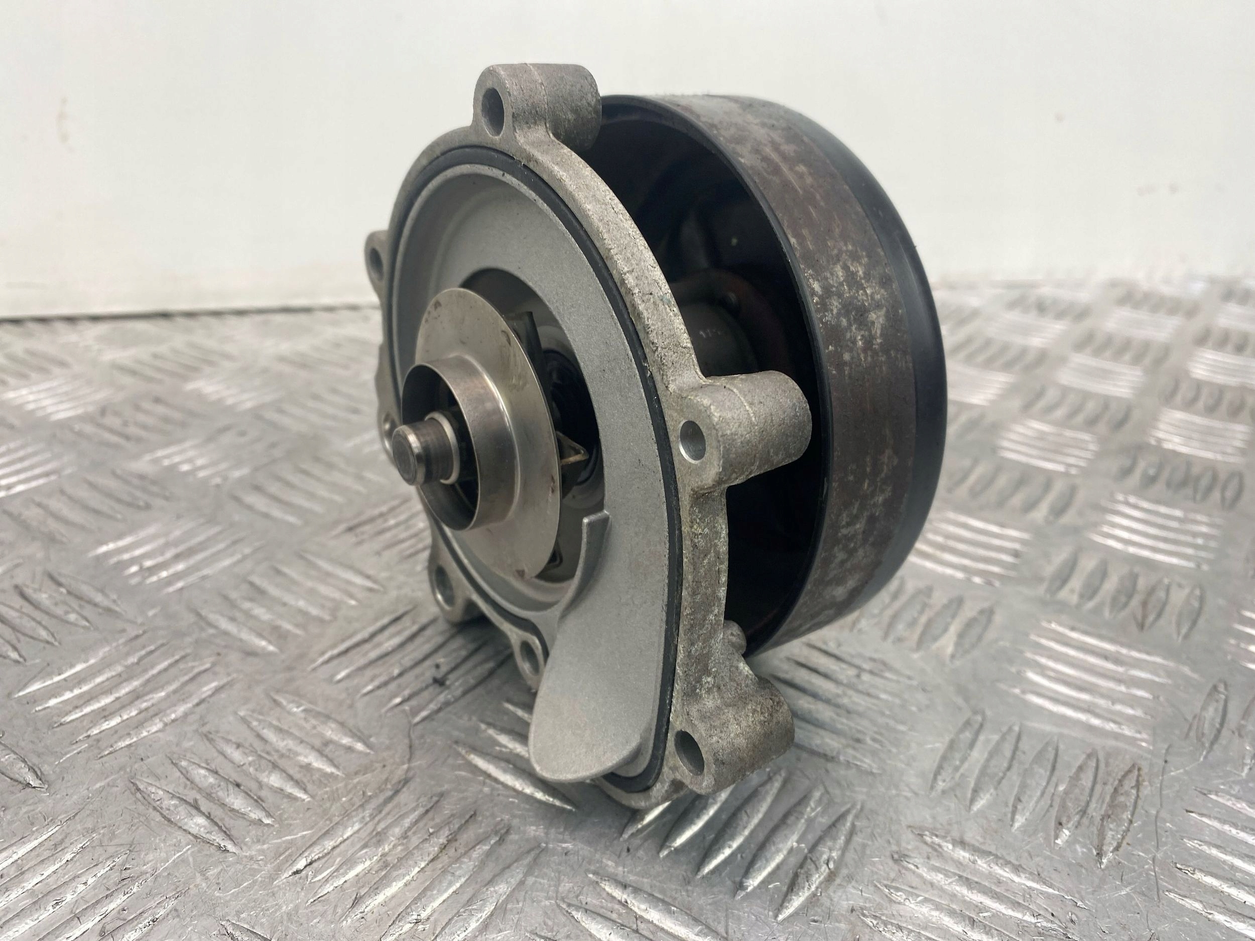 Mercedes E200 CGI C207 water pump A2712020210 M271.820