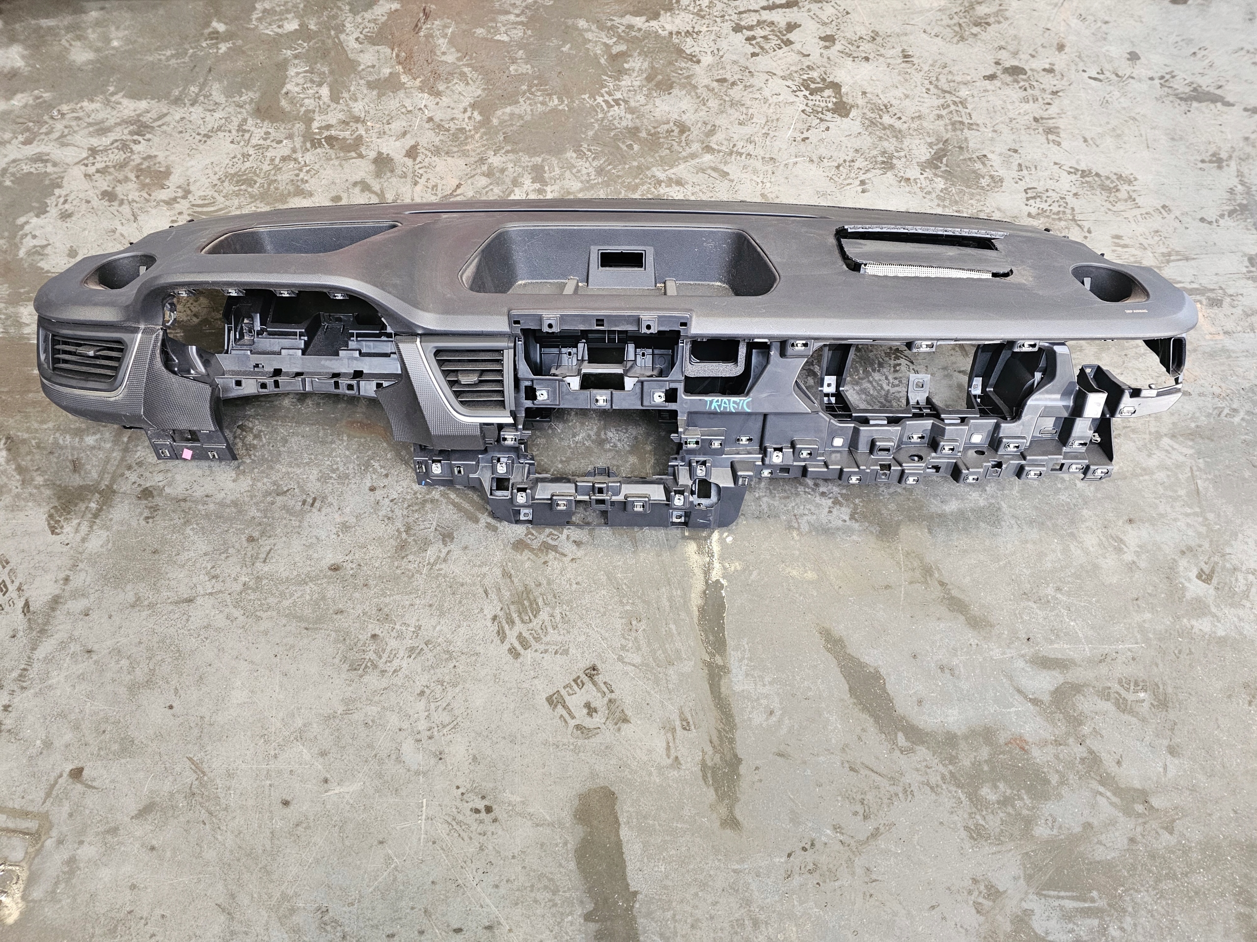dashboard instrument panel console PULPIT RENAULT TRAFIC III 3 LIFT 2594696X
