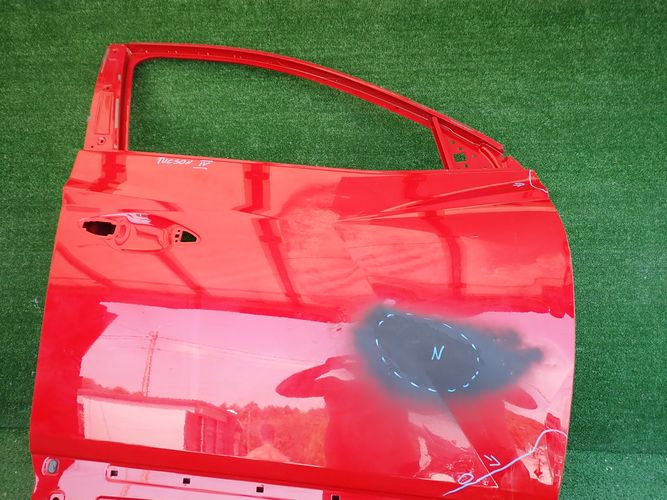 HYUNDAI TUCSON IV door right front front