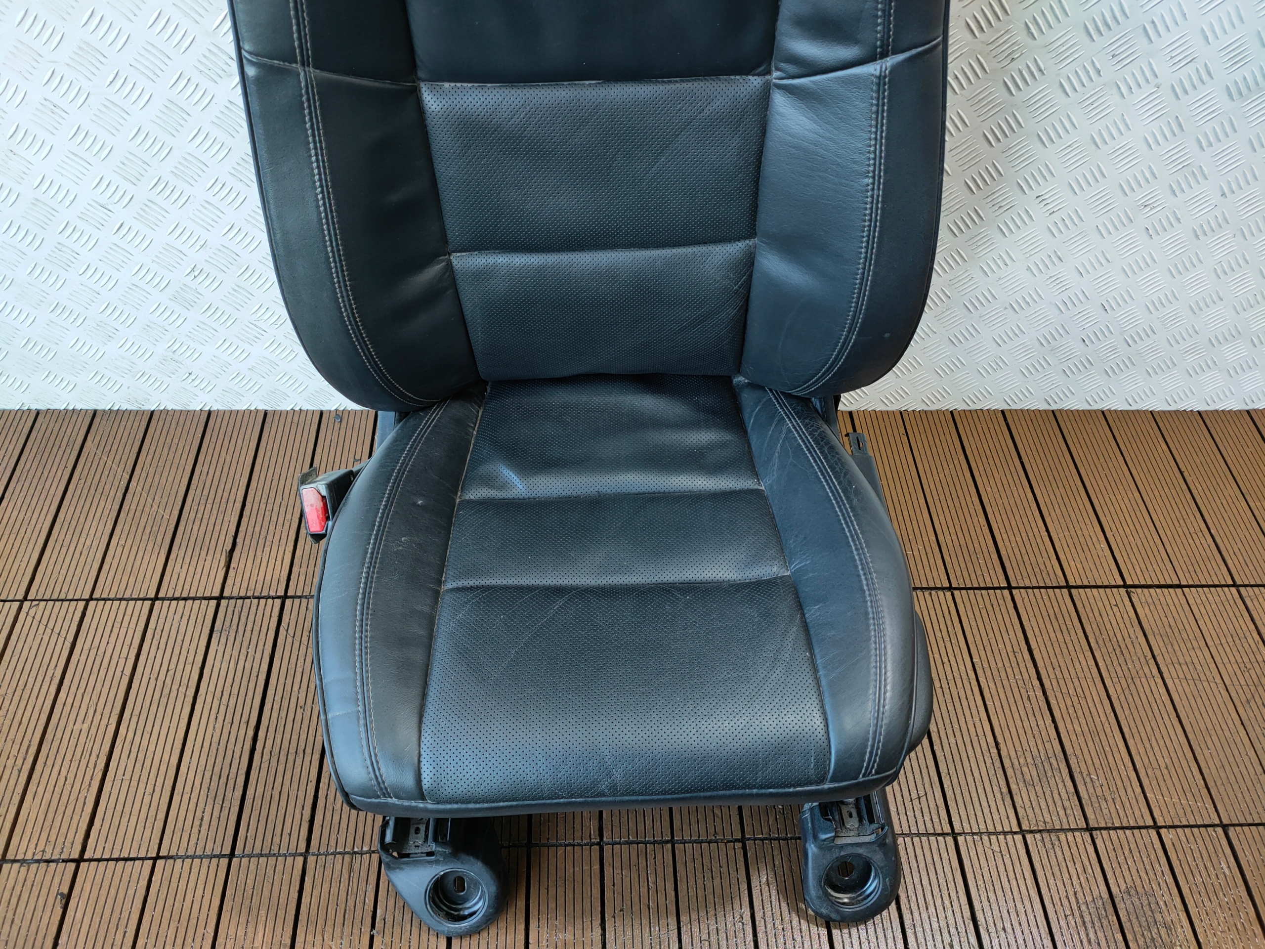 JEEP CHEROKEE WK2 10- seat front left driver´s front EUROPA electrical