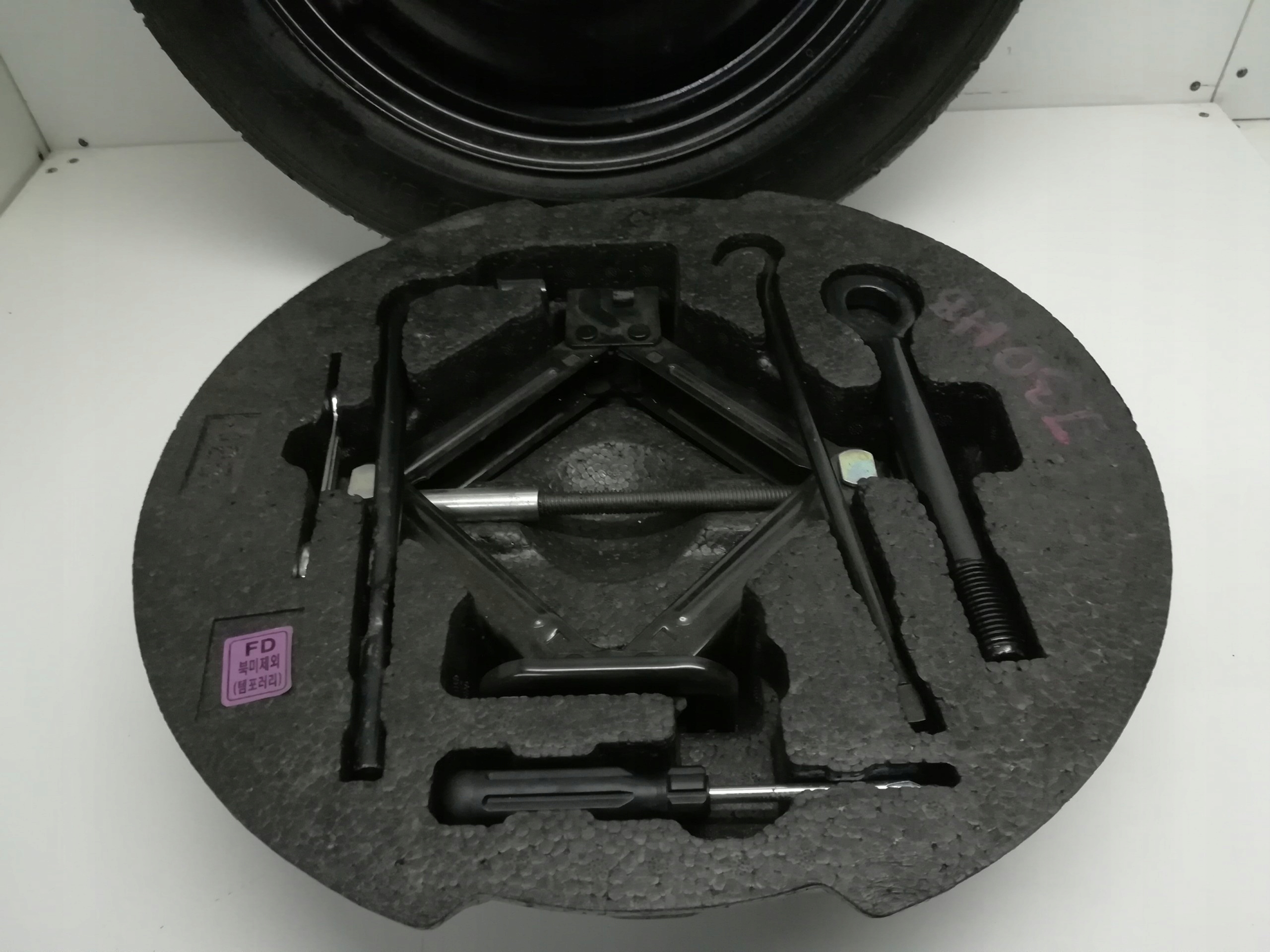 KIA CEED II I30 KOŁO DOJAZDOWE R15 KLUCZE LEWAREK 2012- Marka opon inna