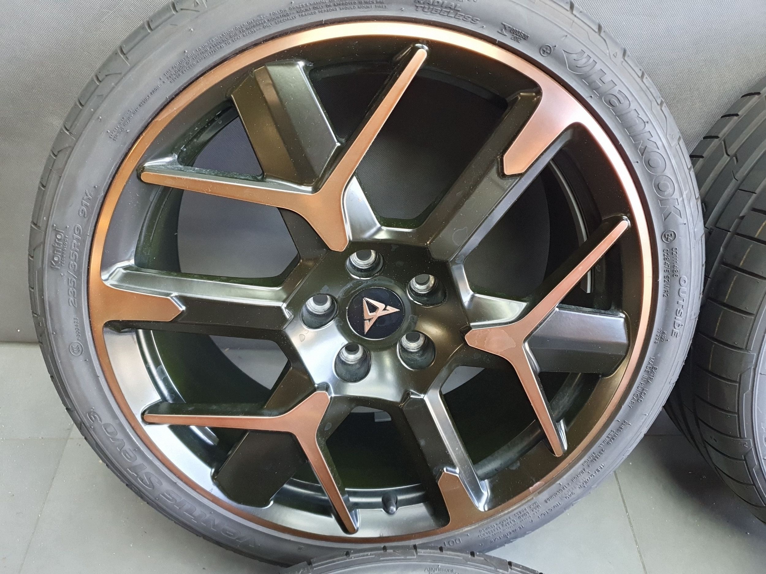 Cupra Leon IV disc wheels tyres 2024 235/35 19 et49 5FA601025AD
