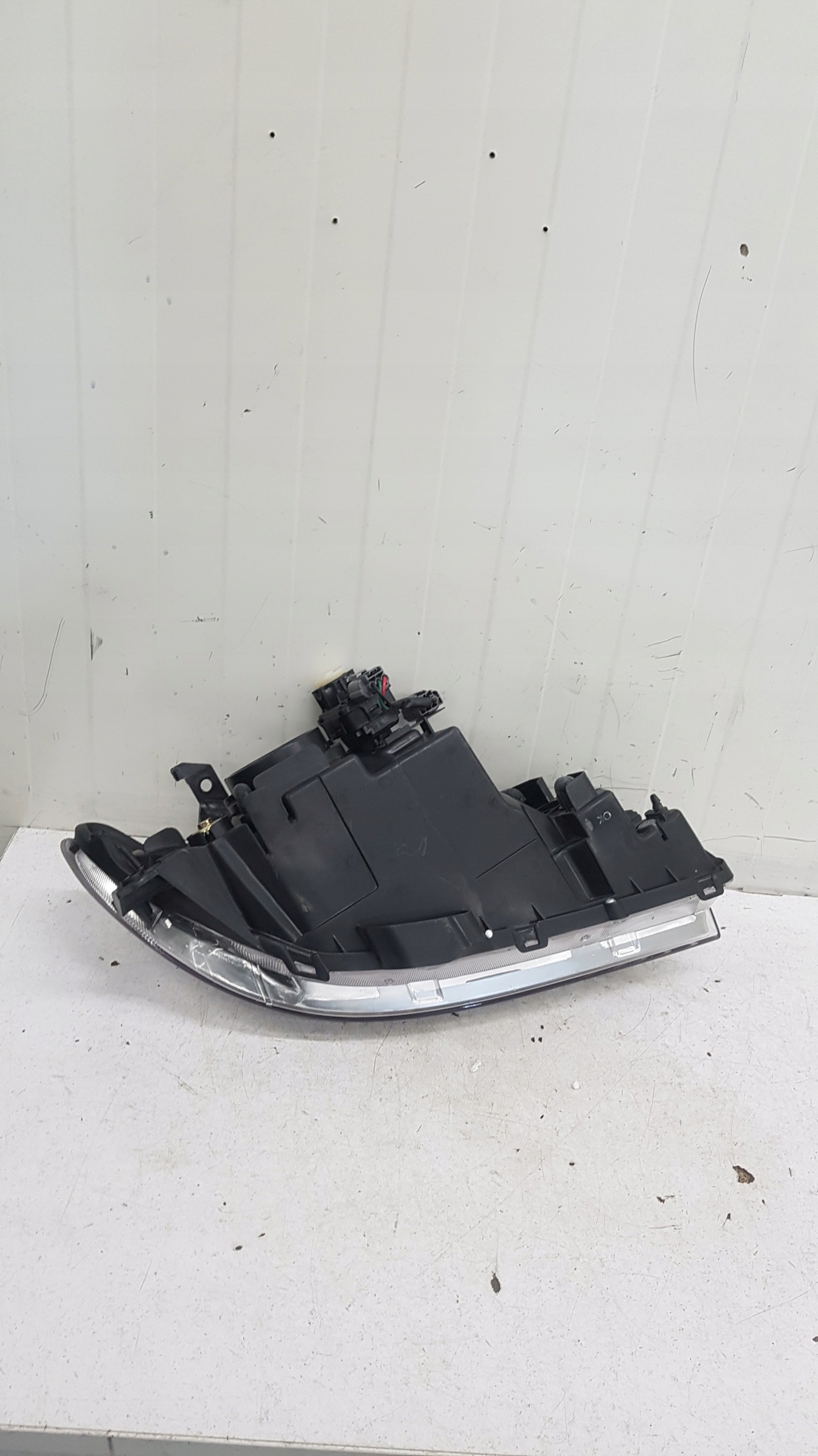 light left front MAZDA 323 F