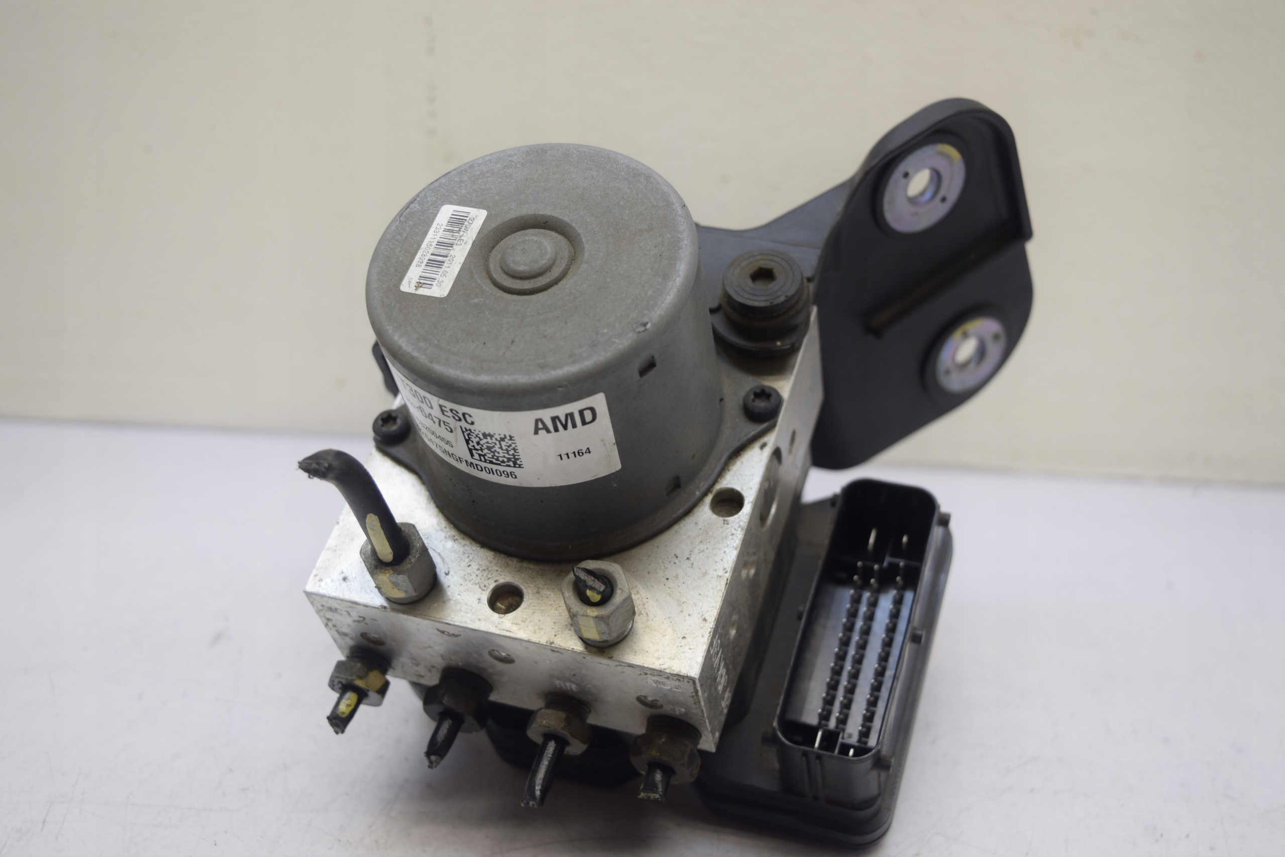 Chevrolet Aveo T300 насос ABS 95916475