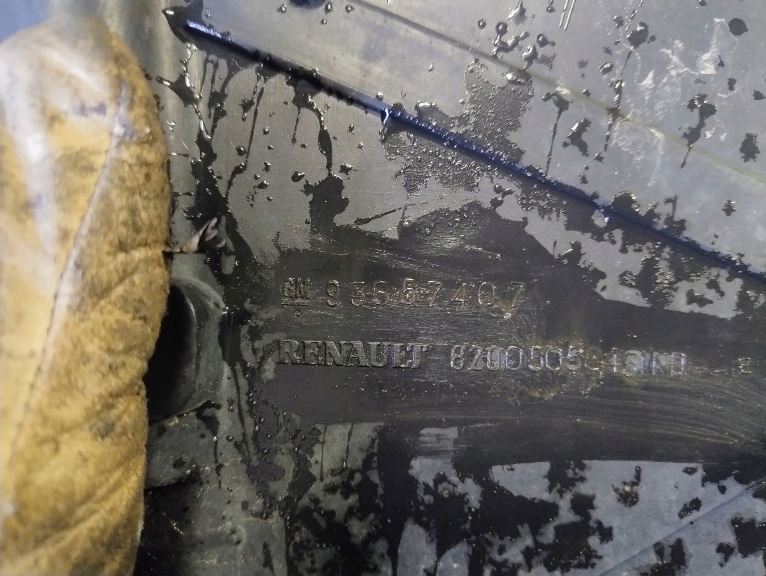 cover below engine RENAULT TRAFIC 2 II VIVARO A 93857407