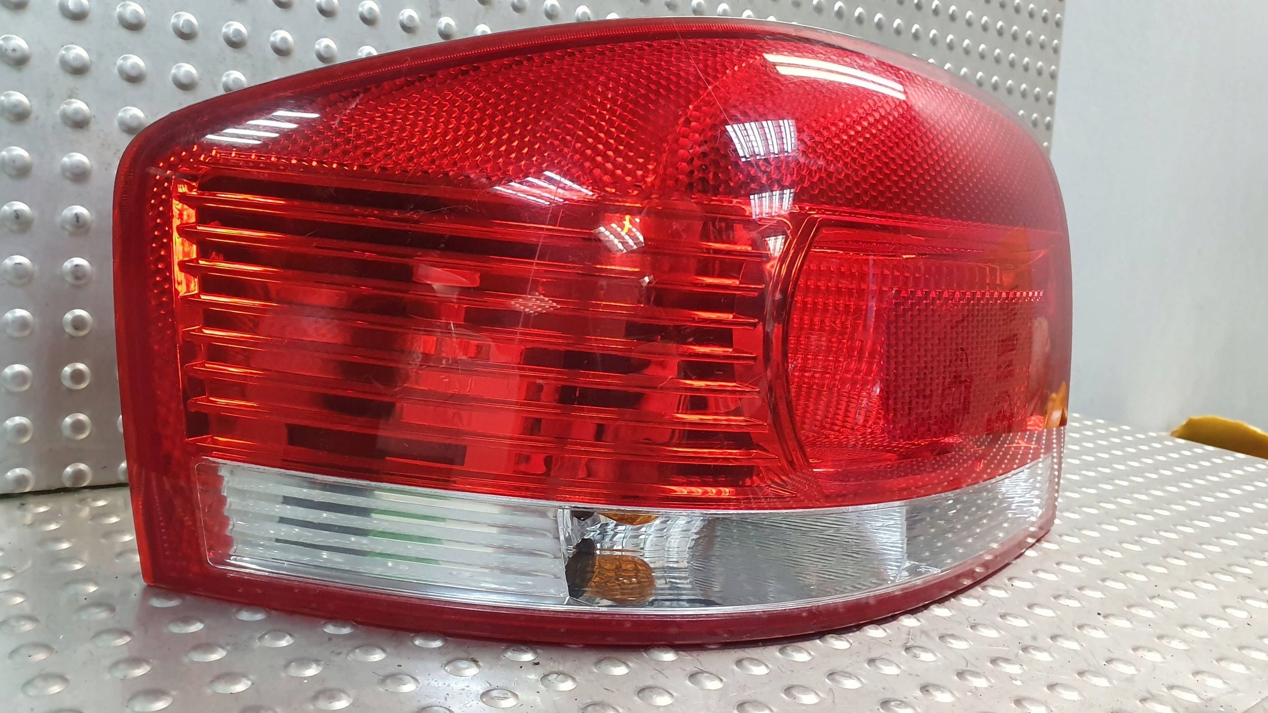 light rear part left AUDI A3 8P 03