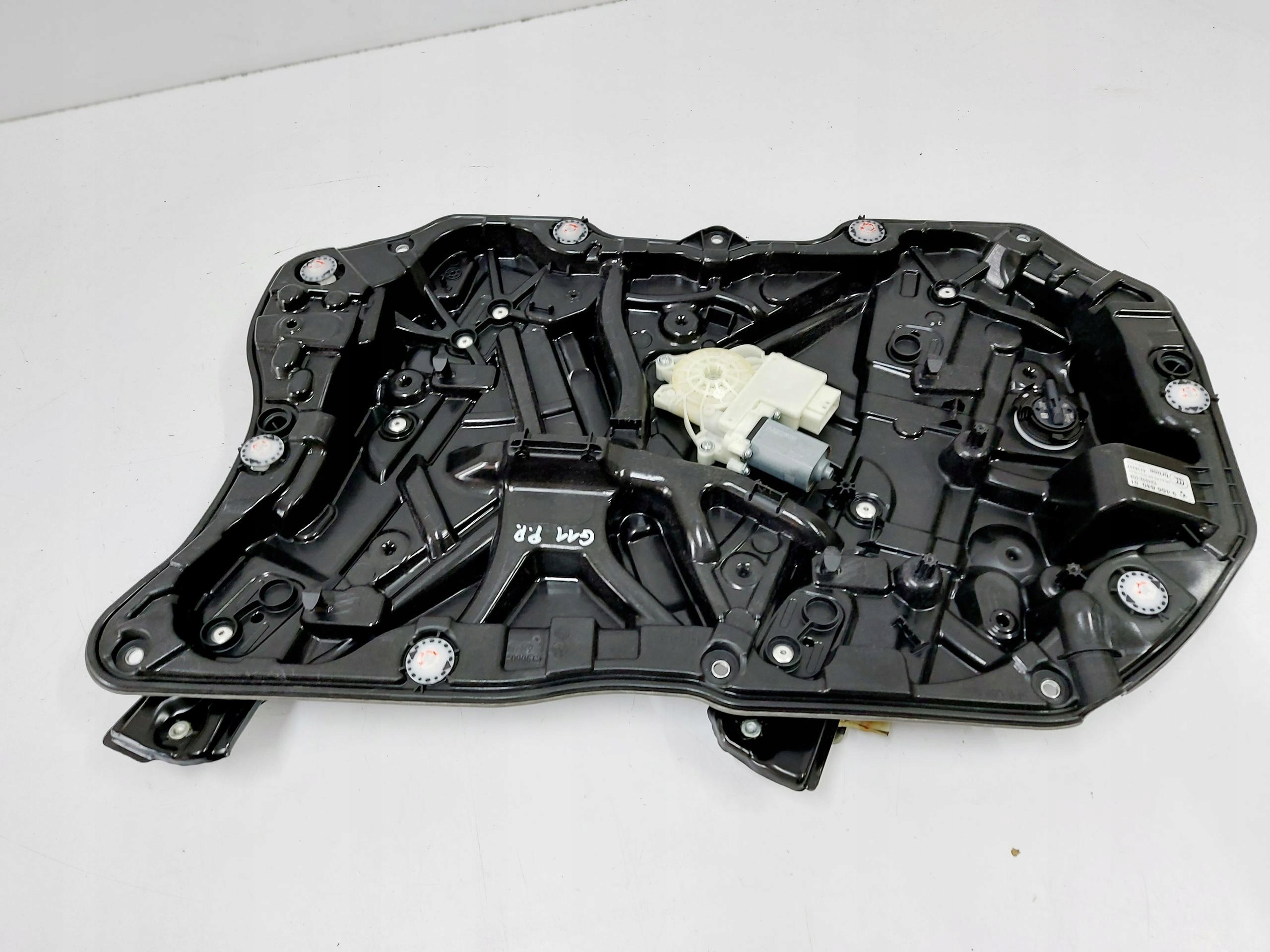 BMW 7 G11 G12 19r. Mechanizm podnośnik szyby przód prawy 9466840 Producent części BMW OE