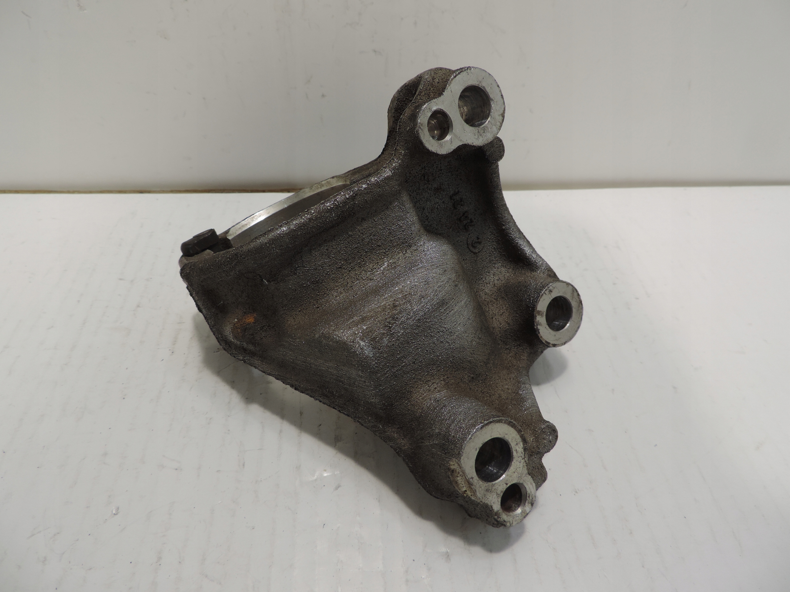 PODPORA PÓŁOSI ŁAPA WSPORNIK 9680276880 OPEL CORSA F Numer katalogowy części 9680276880