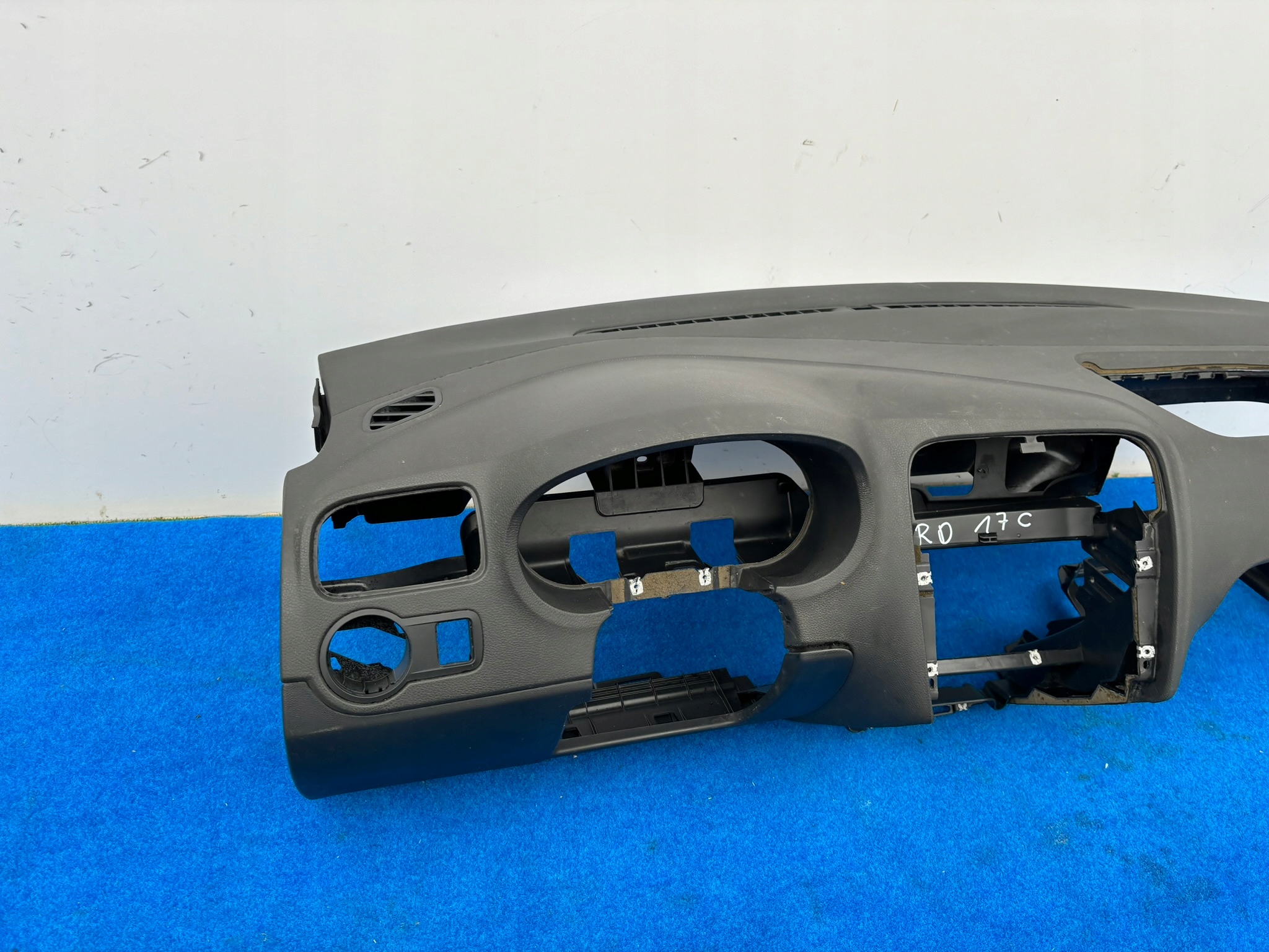 VW POLO 6R 6C console dashboard instrument panel cockpit 6R1857004A RO17C