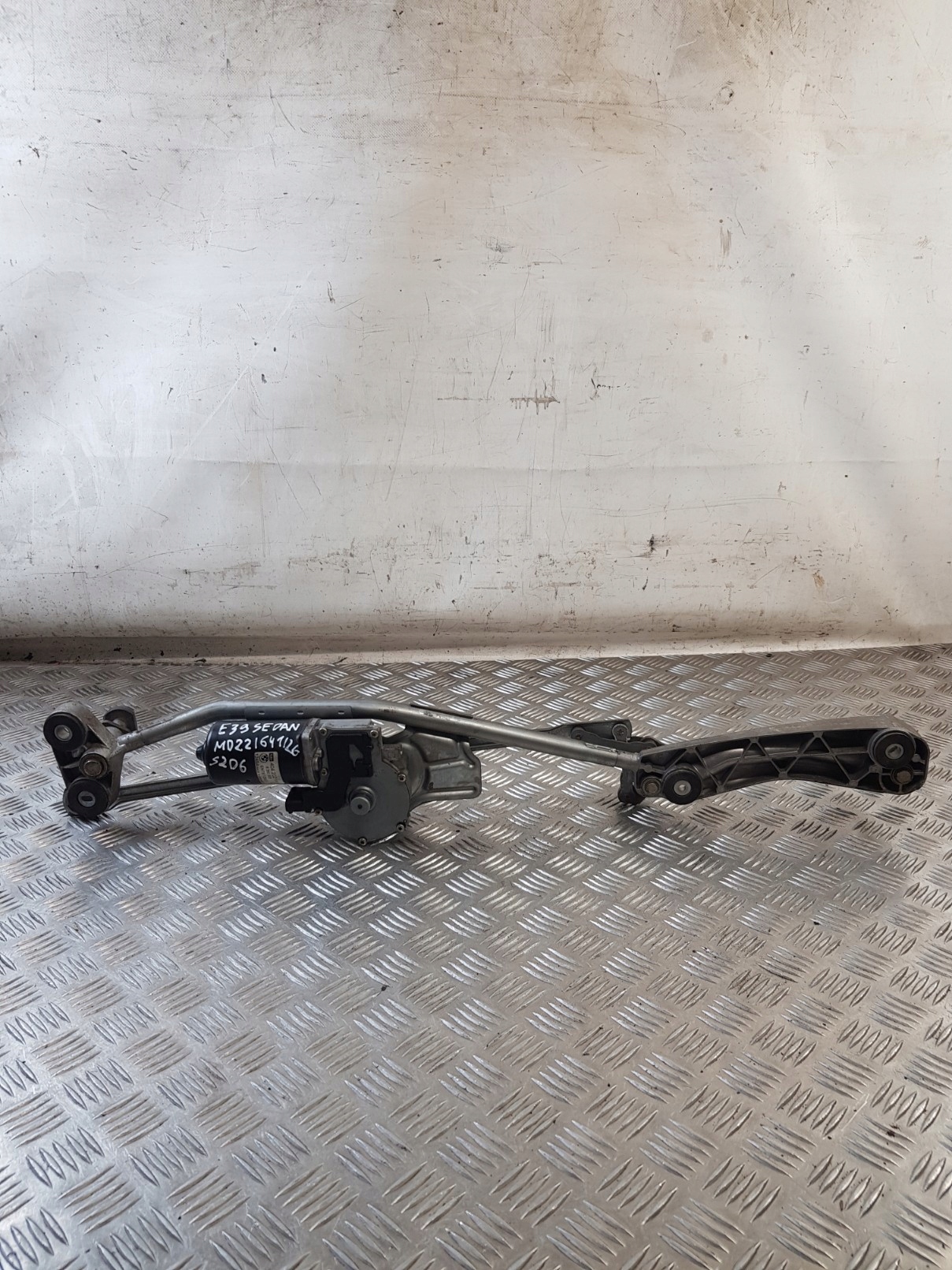 wiper mechanism front mini motor 8360603 BMW E39 sedan 99R