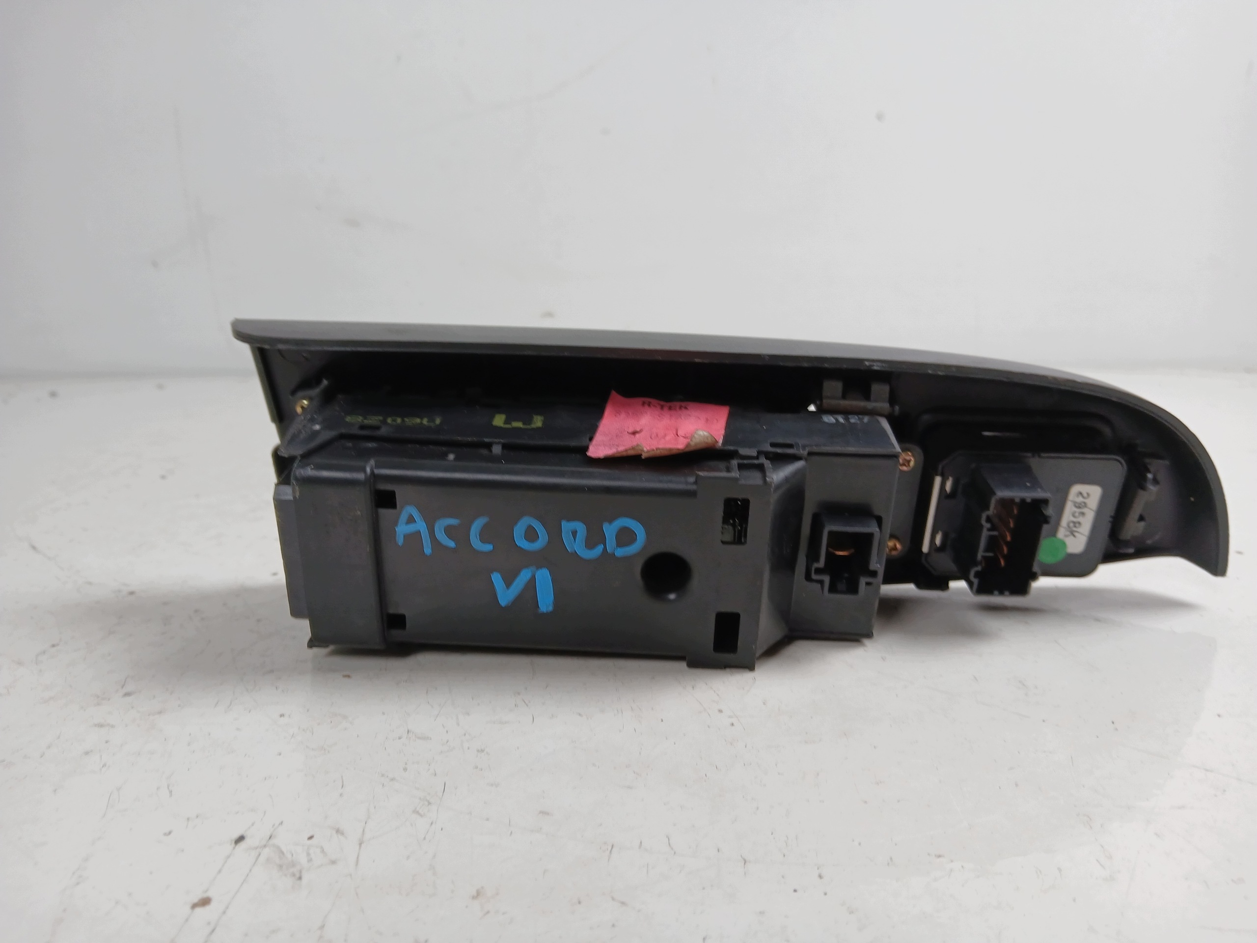 HONDA ACCORD VI PANEL okna levý předek
