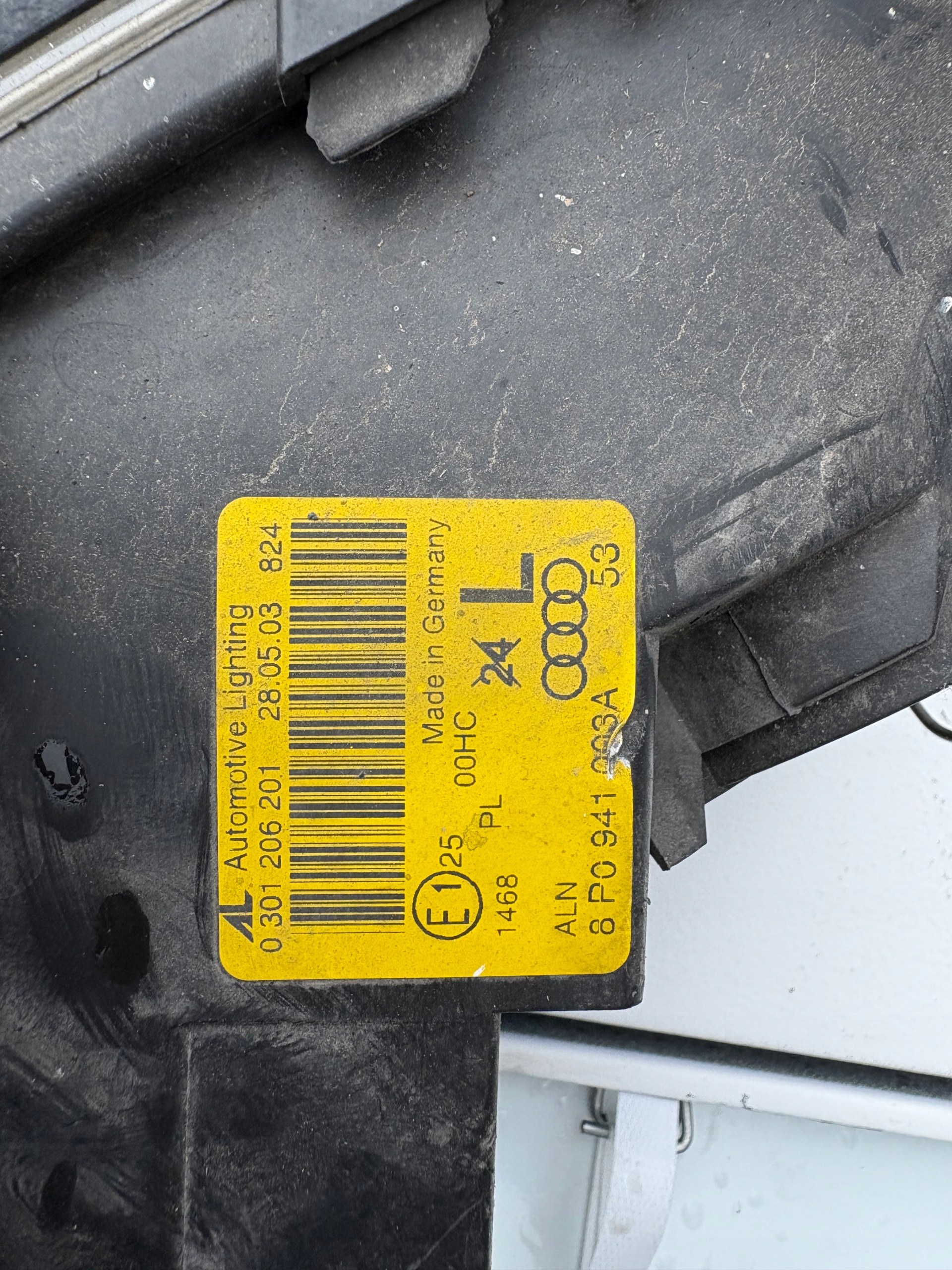 AUDI A3 8P light left front front left 8P0941003A 0301206201 REFLEKTOR