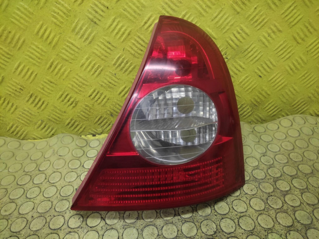 RENAULT CLIO II LIFT light right rear part