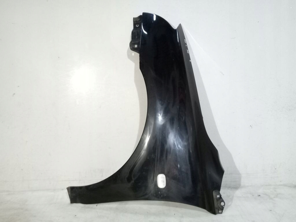 Toyota Avensis T25 fender left 209