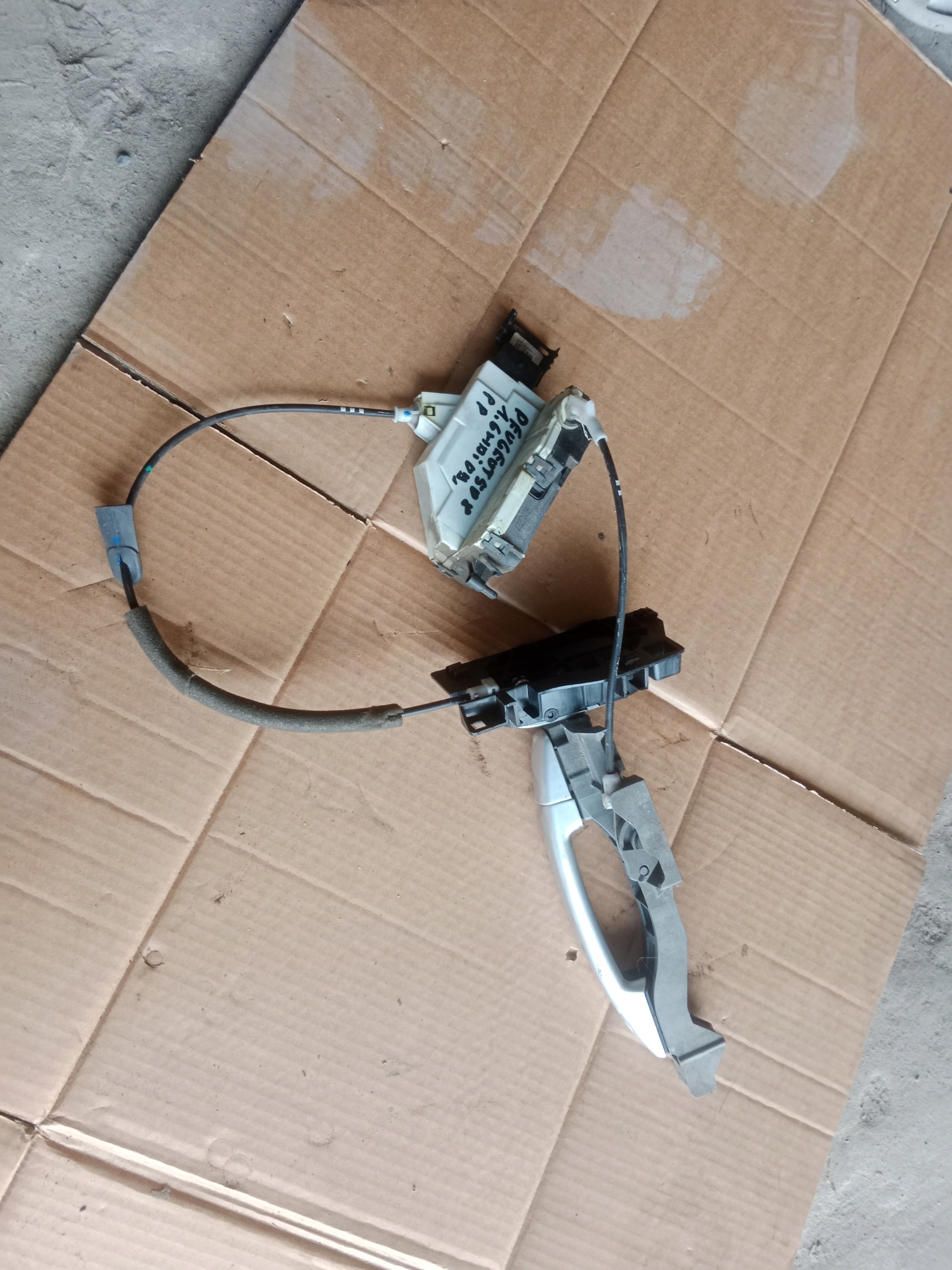 handle lock door right front PEUGEOT 5008 EZRC