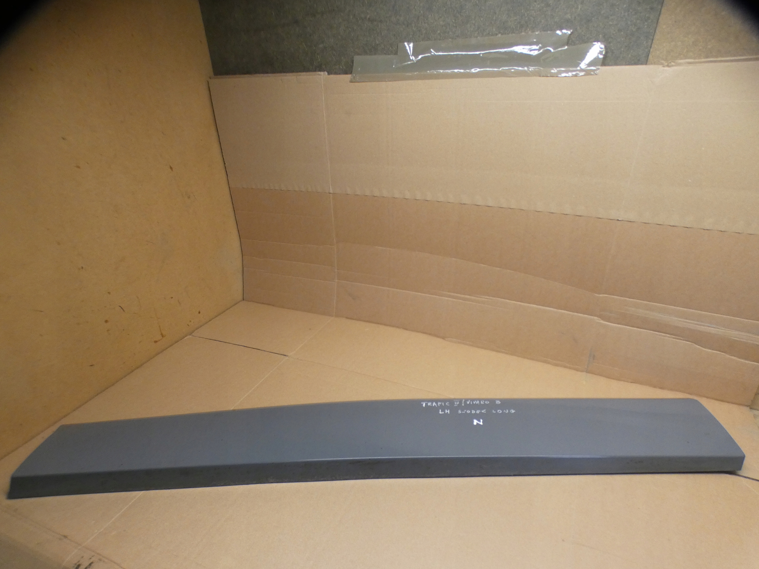 moulding left side bodywork 93867912 RENAULT TRAFIC III VIVARO B 14