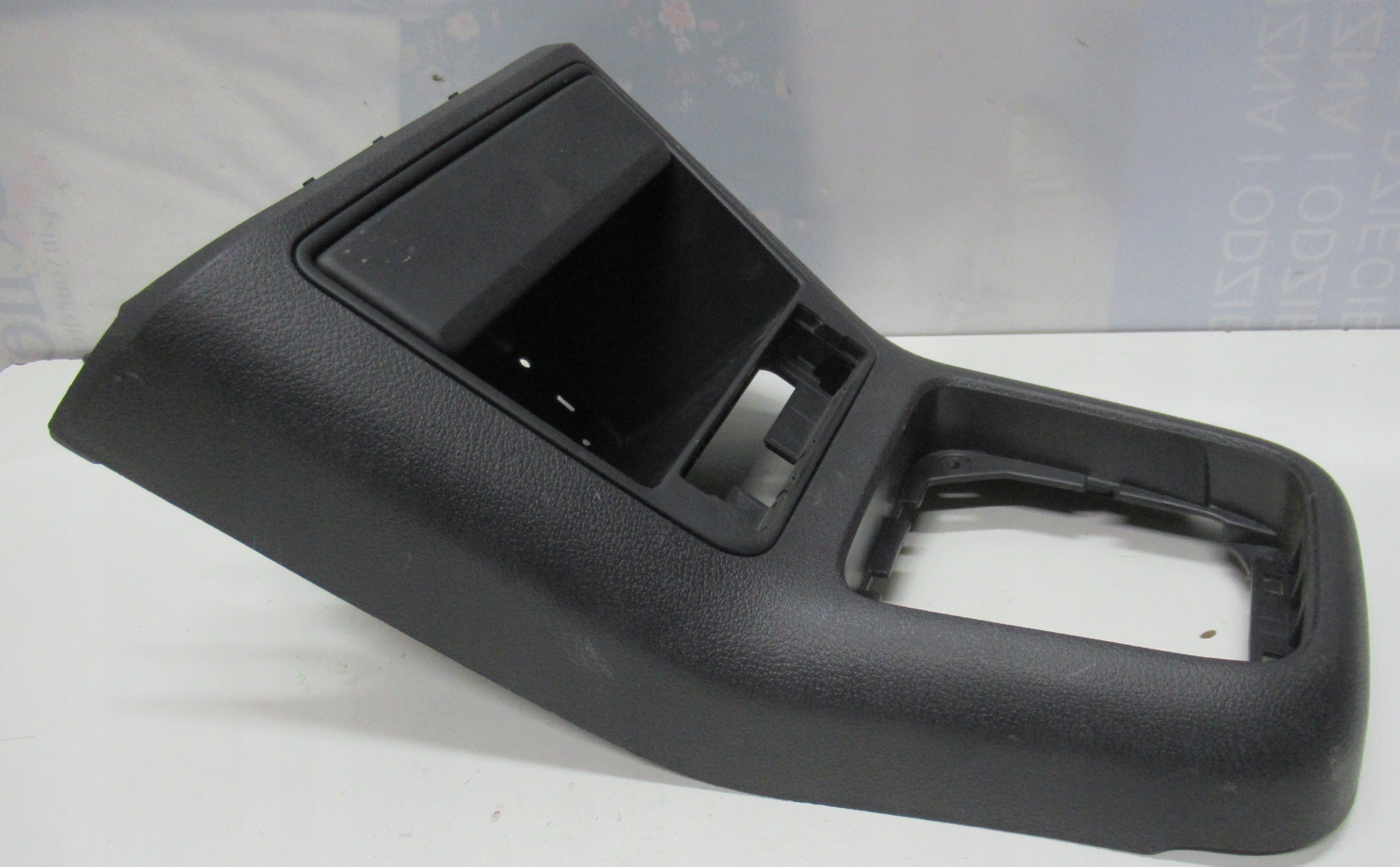 GOLF VI+ 12R Blende Abdeckung TUNEL mitte 5N1863476A