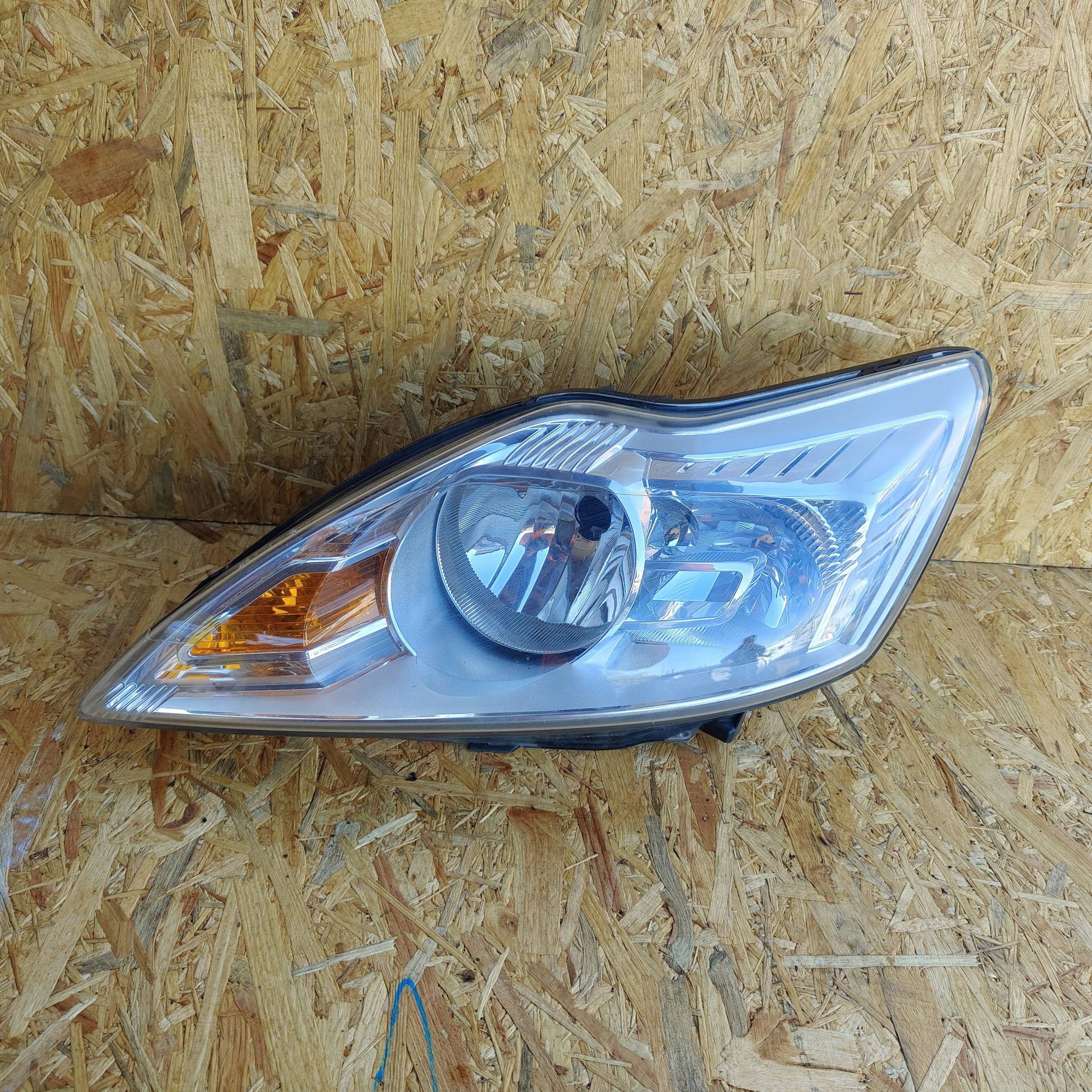 Reflektor Avant Bouche buse Gauche Ford Focus 0077R00