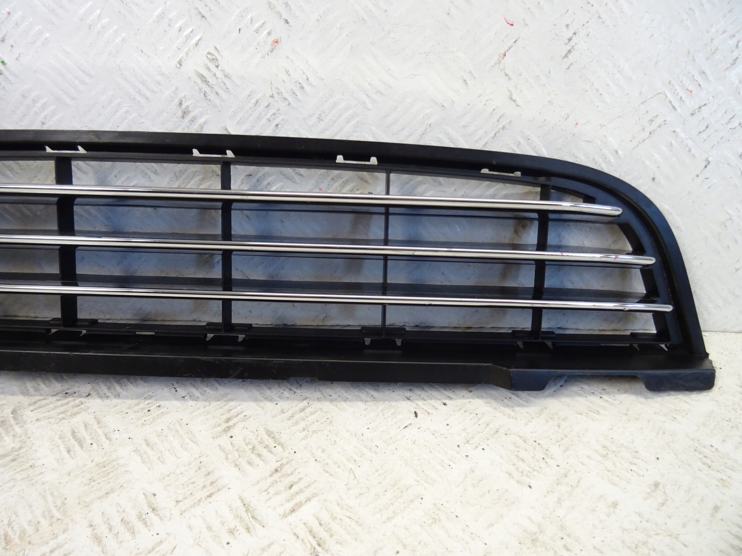 grid of a bumper front front PEUGEOT 5008 and CHROM 9687437677